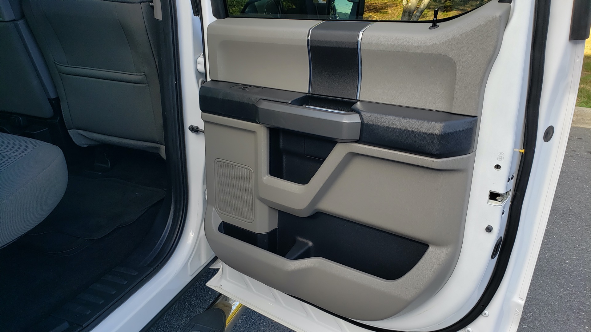Used 2017 Ford F-150 XLT 4x2 SUPERCREW / V6 / AUTO / 145 WB / 5.6 BED for sale Sold at Formula Imports in Charlotte NC 28227 68