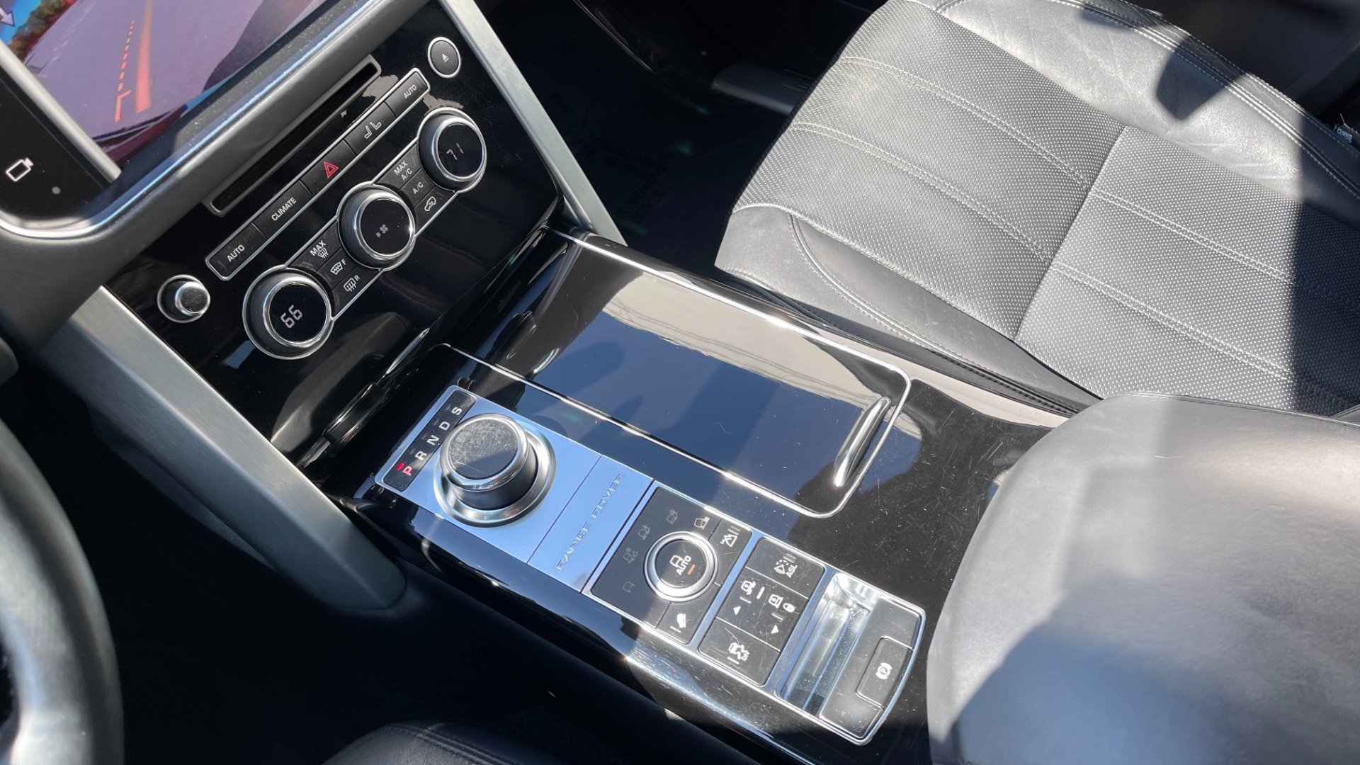Used 2013 Land Rover Range Rover HSE / 22IN WHEELS / CLIMATE PACKAGE / SOFT CLOSE / VISION ASSIST for sale Sold at Formula Imports in Charlotte NC 28227 13