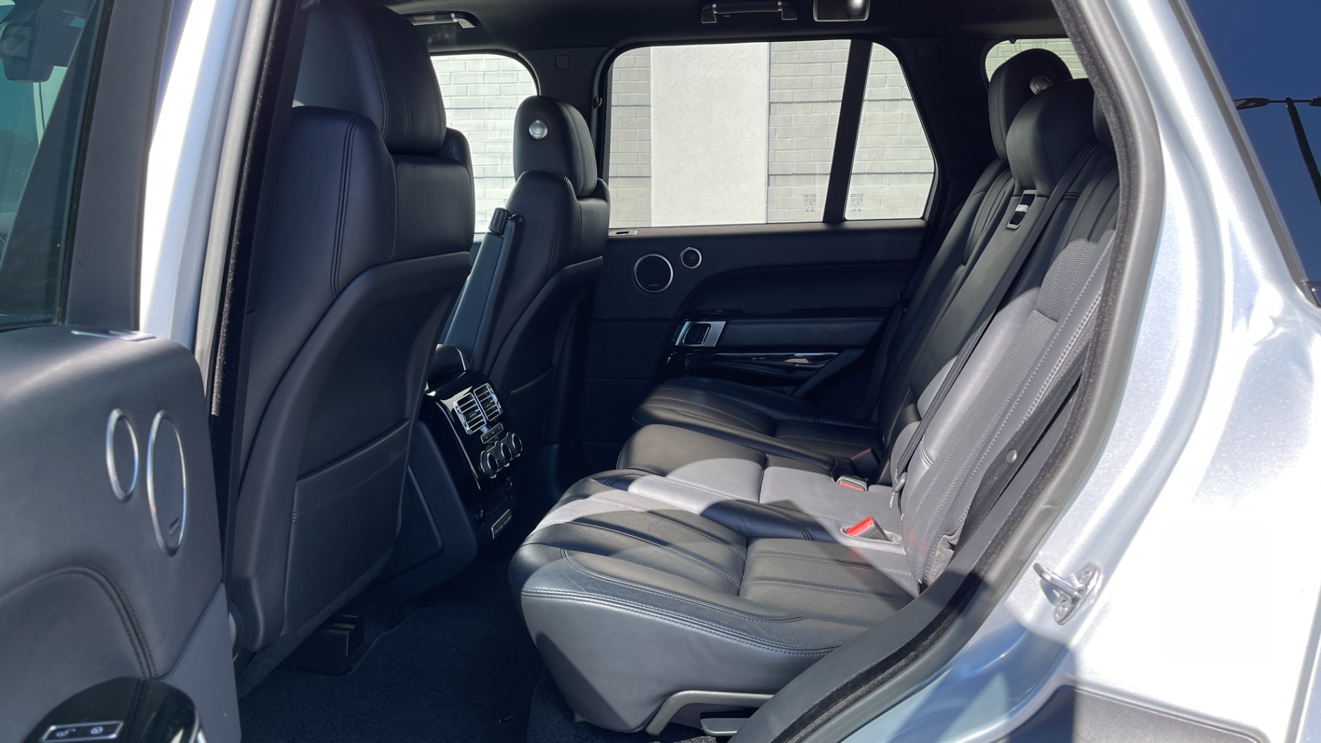 Used 2013 Land Rover Range Rover HSE / 22IN WHEELS / CLIMATE PACKAGE / SOFT CLOSE / VISION ASSIST for sale Sold at Formula Imports in Charlotte NC 28227 16