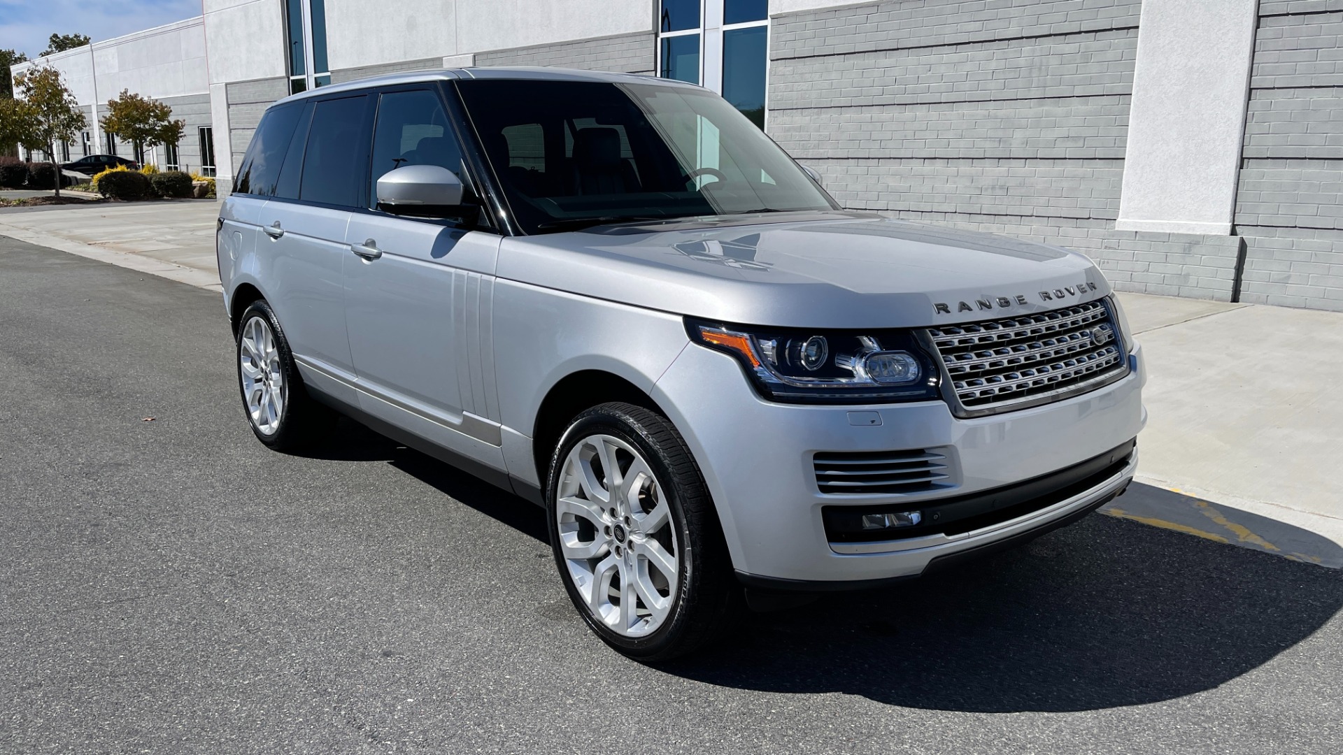 Used 2013 Land Rover Range Rover HSE / 22IN WHEELS / CLIMATE PACKAGE / SOFT CLOSE / VISION ASSIST for sale Sold at Formula Imports in Charlotte NC 28227 2