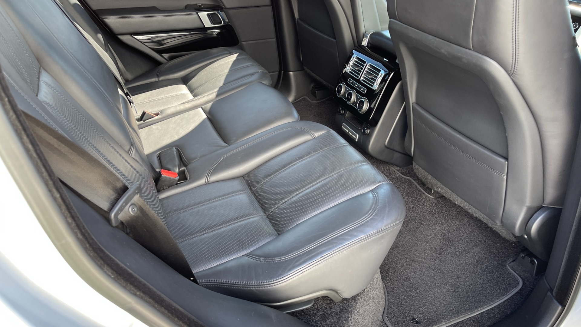 Used 2013 Land Rover Range Rover HSE / 22IN WHEELS / CLIMATE PACKAGE / SOFT CLOSE / VISION ASSIST for sale Sold at Formula Imports in Charlotte NC 28227 21