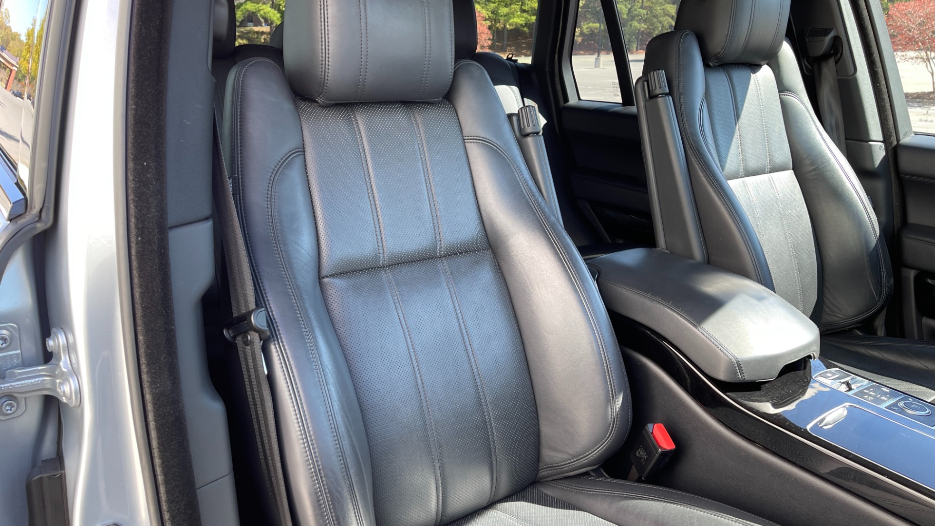 Used 2013 Land Rover Range Rover HSE / 22IN WHEELS / CLIMATE PACKAGE / SOFT CLOSE / VISION ASSIST for sale Sold at Formula Imports in Charlotte NC 28227 26