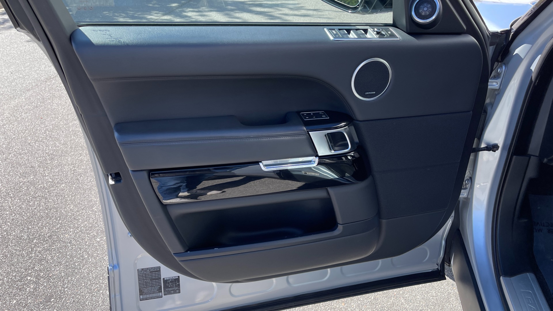 Used 2013 Land Rover Range Rover HSE / 22IN WHEELS / CLIMATE PACKAGE / SOFT CLOSE / VISION ASSIST for sale Sold at Formula Imports in Charlotte NC 28227 28