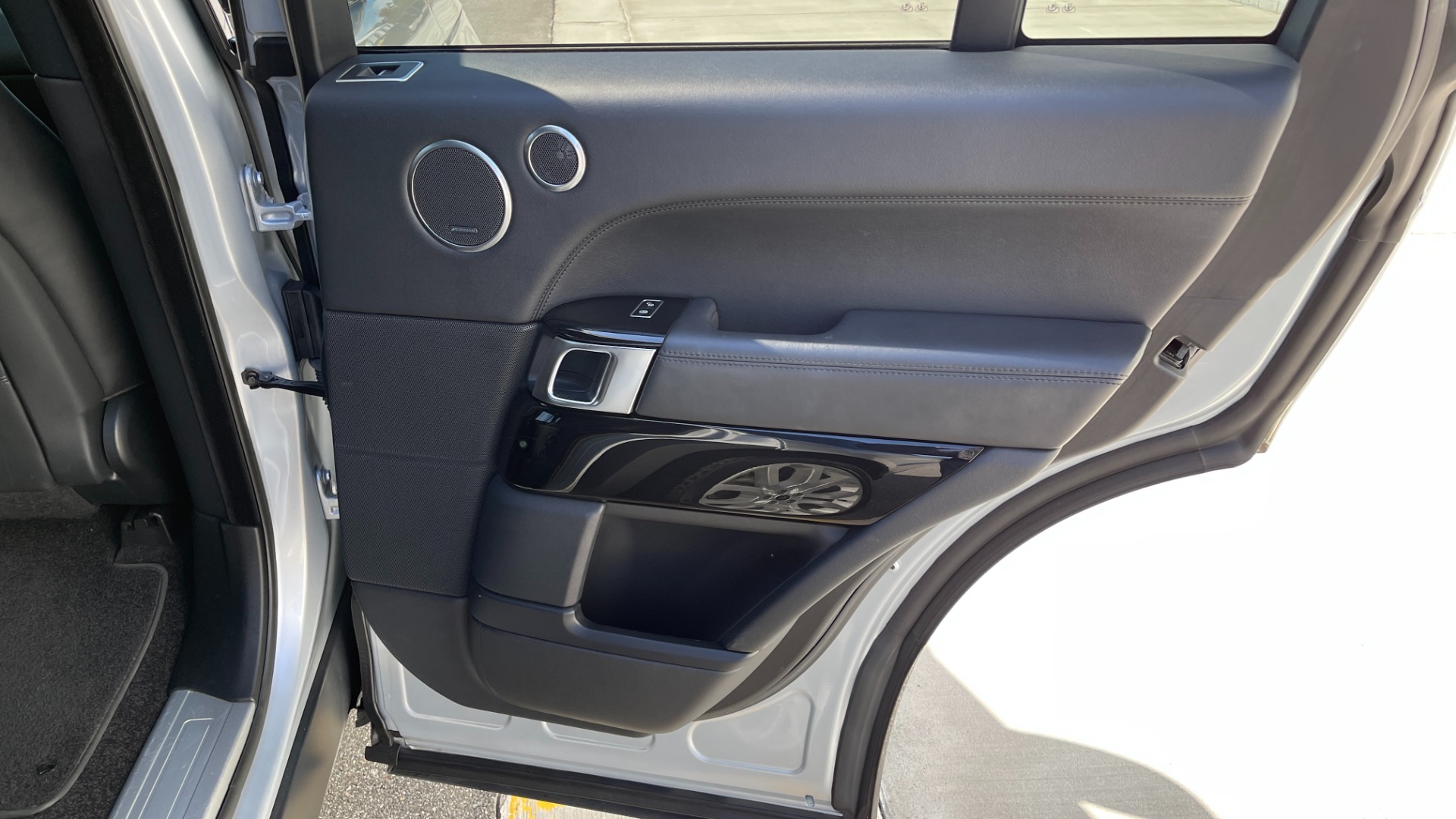 Used 2013 Land Rover Range Rover HSE / 22IN WHEELS / CLIMATE PACKAGE / SOFT CLOSE / VISION ASSIST for sale Sold at Formula Imports in Charlotte NC 28227 30
