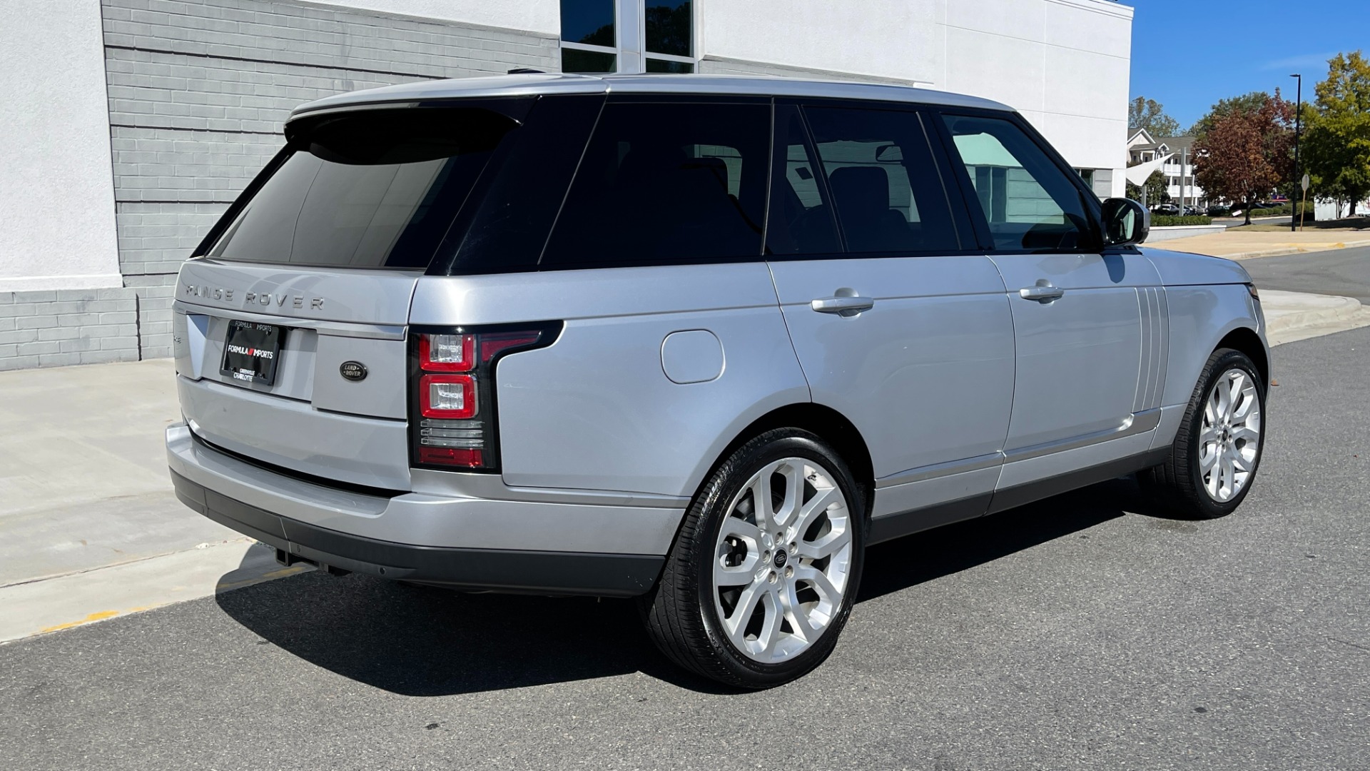 Used 2013 Land Rover Range Rover HSE / 22IN WHEELS / CLIMATE PACKAGE / SOFT CLOSE / VISION ASSIST for sale Sold at Formula Imports in Charlotte NC 28227 4