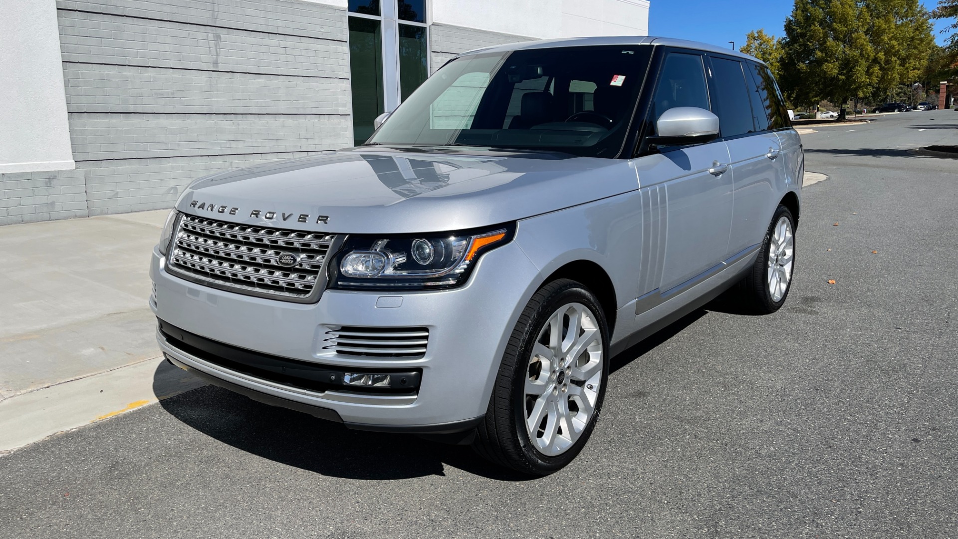 Used 2013 Land Rover Range Rover HSE / 22IN WHEELS / CLIMATE PACKAGE / SOFT CLOSE / VISION ASSIST for sale Sold at Formula Imports in Charlotte NC 28227 5