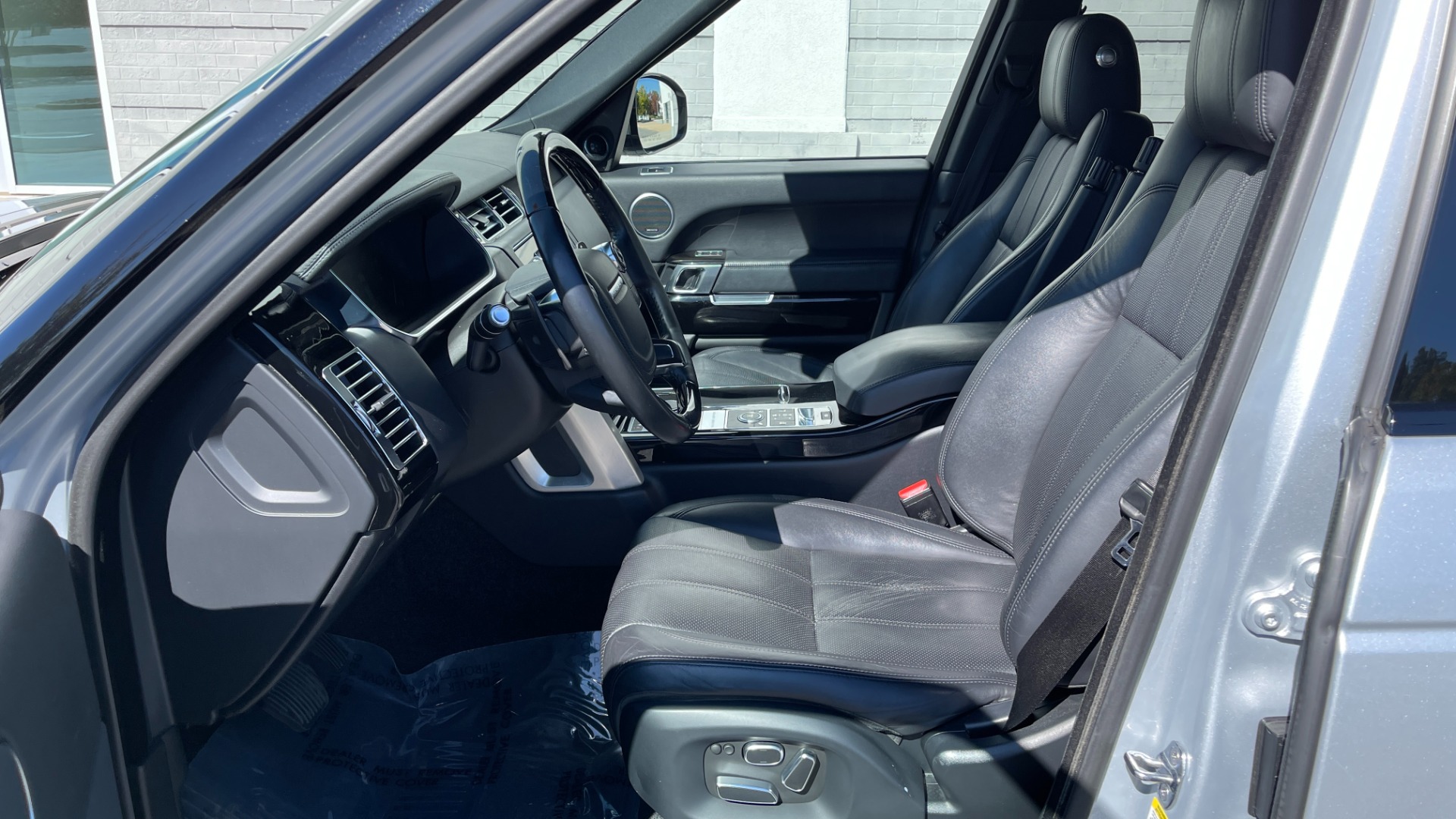 Used 2013 Land Rover Range Rover HSE / 22IN WHEELS / CLIMATE PACKAGE / SOFT CLOSE / VISION ASSIST for sale Sold at Formula Imports in Charlotte NC 28227 9