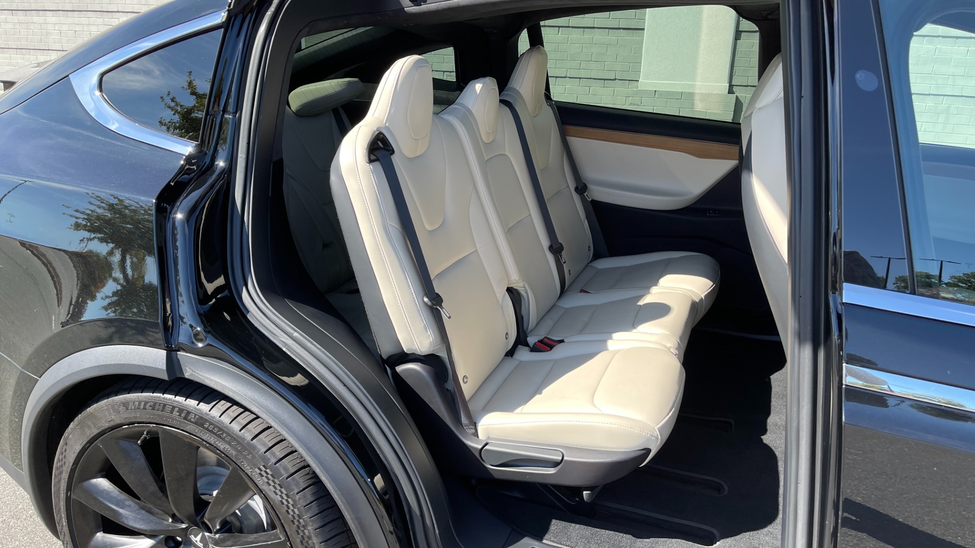 Used 2020 Tesla Model X LONG RANGE PLUS / FULL SELF DRIVING / 22IN WHEELS / 3 ROW SEATING for sale $82,999 at Formula Imports in Charlotte NC 28227 23