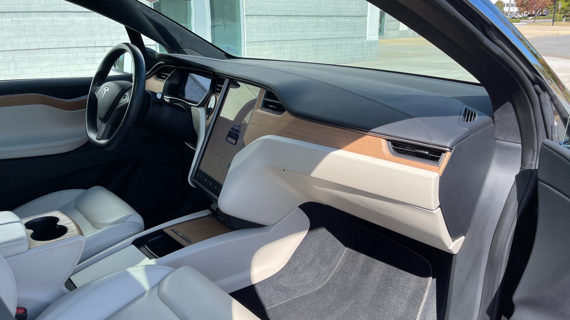 Used 2020 Tesla Model X LONG RANGE PLUS / FULL SELF DRIVING / 22IN WHEELS / 3 ROW SEATING for sale $82,999 at Formula Imports in Charlotte NC 28227 24