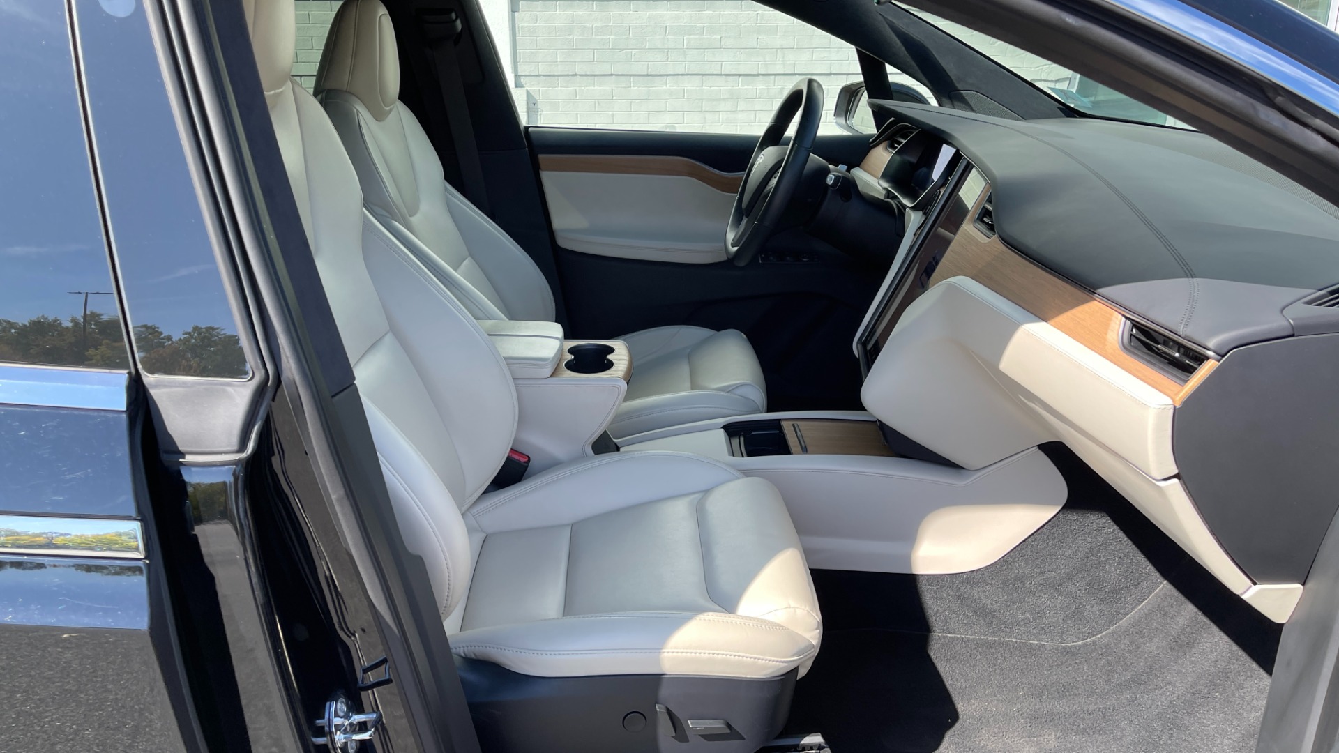 Used 2020 Tesla Model X LONG RANGE PLUS / FULL SELF DRIVING / 22IN WHEELS / 3 ROW SEATING for sale $82,999 at Formula Imports in Charlotte NC 28227 27