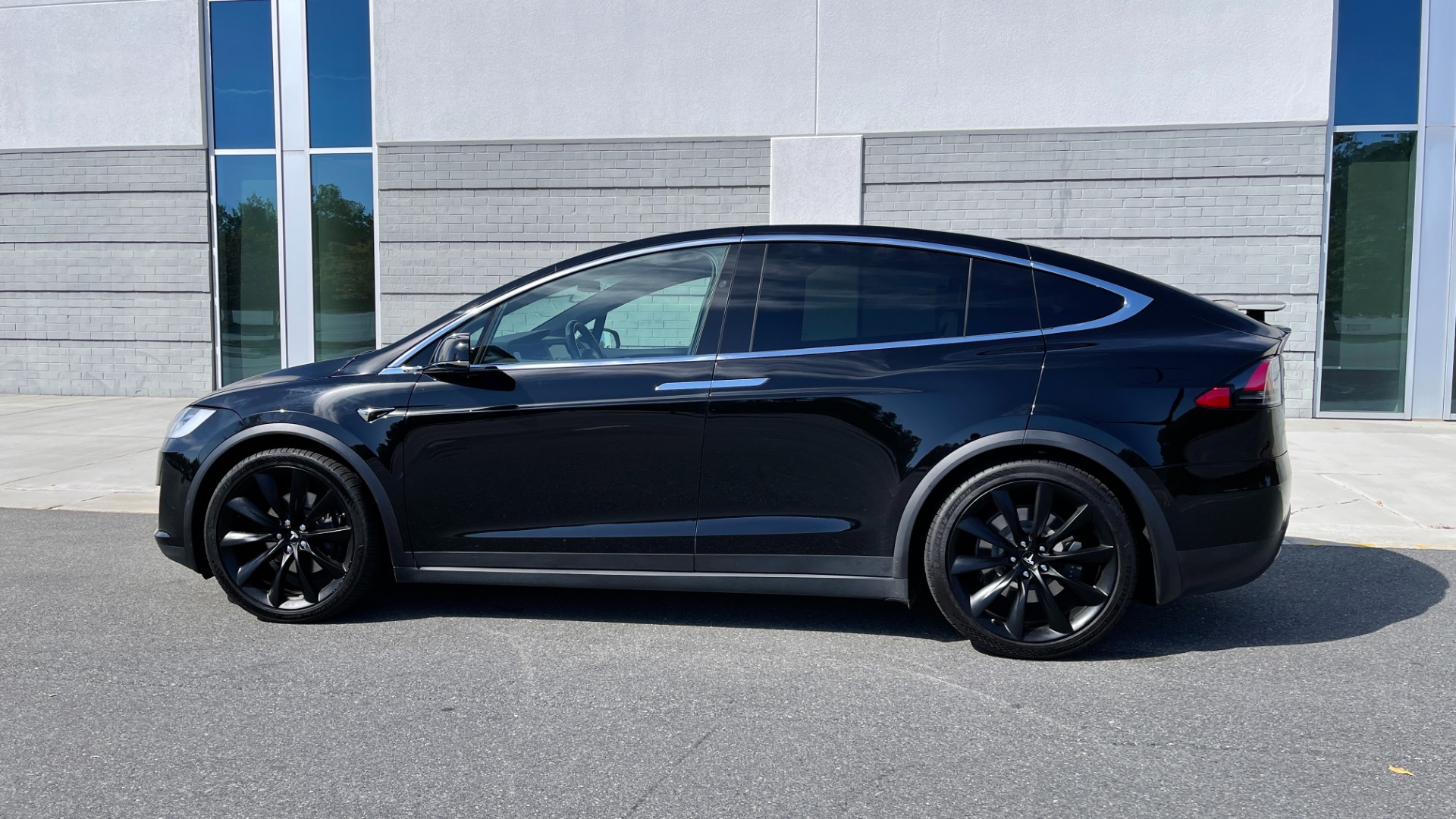 Used 2020 Tesla Model X LONG RANGE PLUS / FULL SELF DRIVING / 22IN WHEELS / 3 ROW SEATING for sale $82,999 at Formula Imports in Charlotte NC 28227 4