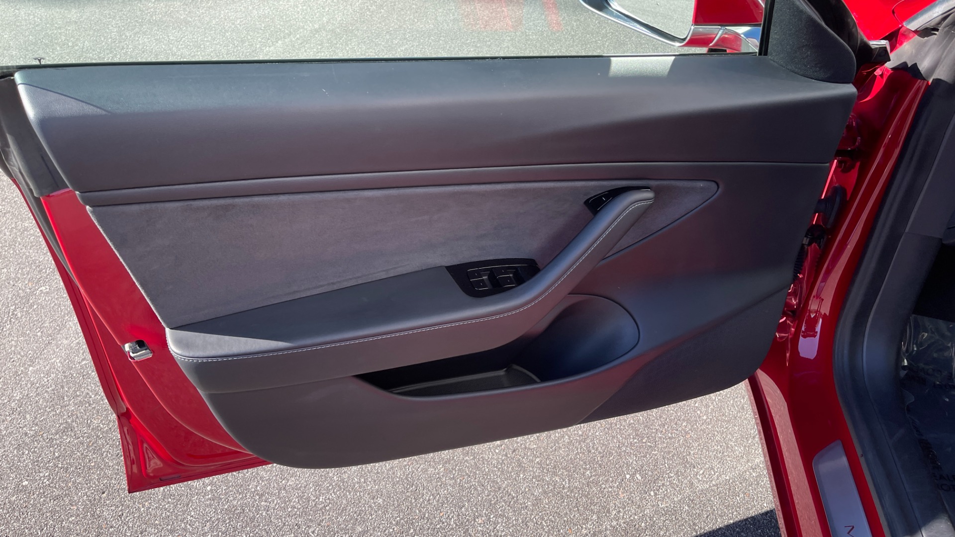 Used 2020 Tesla Model 3 PERFORMANCE / 20IN WHEELS / PERFORMANCE BRAKES / CARBON FIBER TRIM for sale $43,995 at Formula Imports in Charlotte NC 28227 27