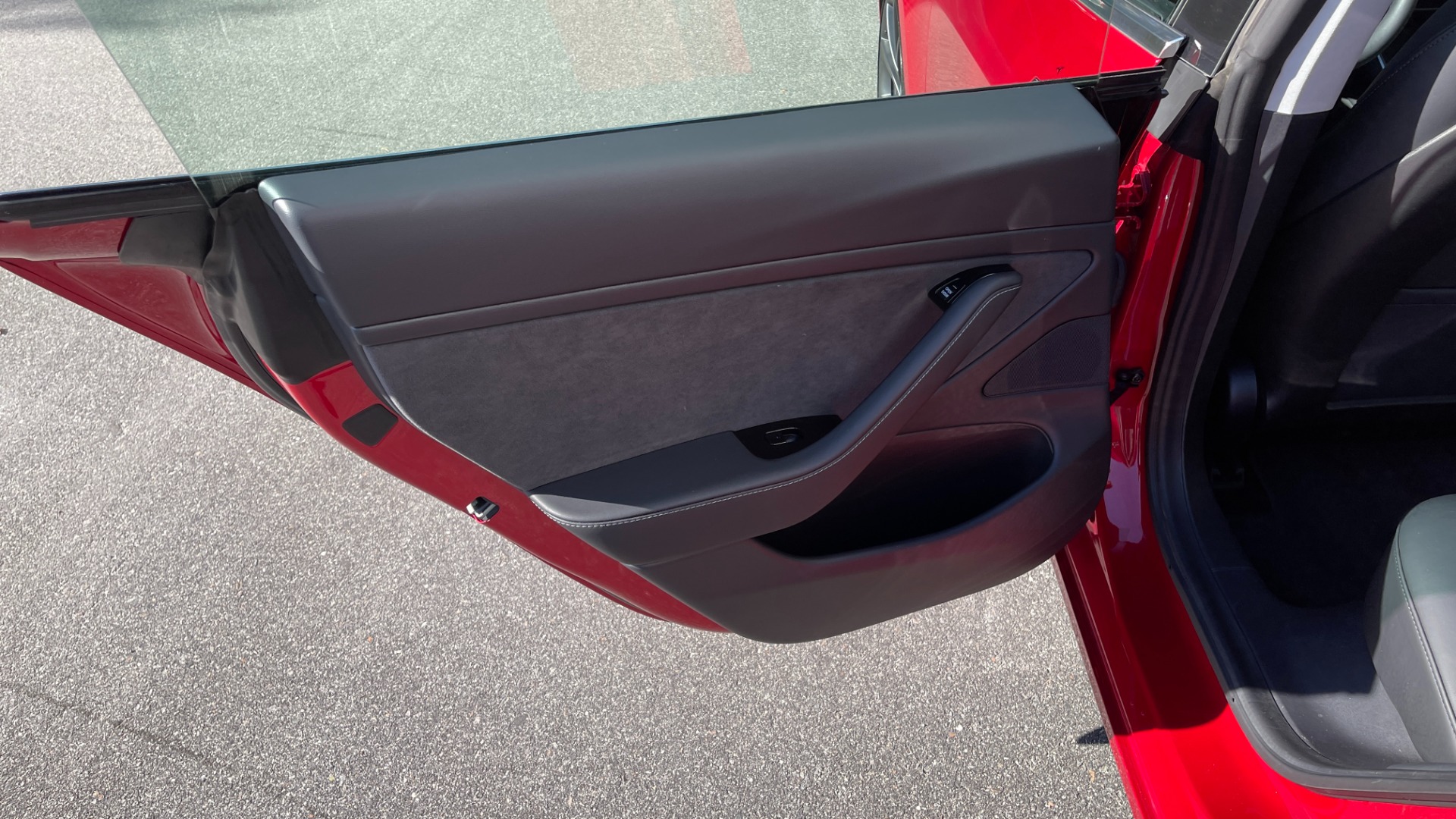 Used 2020 Tesla Model 3 PERFORMANCE / 20IN WHEELS / PERFORMANCE BRAKES / CARBON FIBER TRIM for sale Sold at Formula Imports in Charlotte NC 28227 28