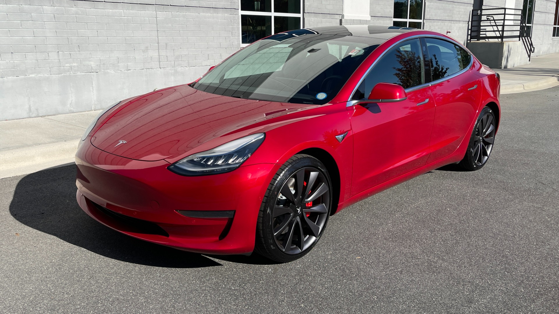 Used 2020 Tesla Model 3 PERFORMANCE / 20IN WHEELS / PERFORMANCE BRAKES / CARBON FIBER TRIM for sale $43,995 at Formula Imports in Charlotte NC 28227 3