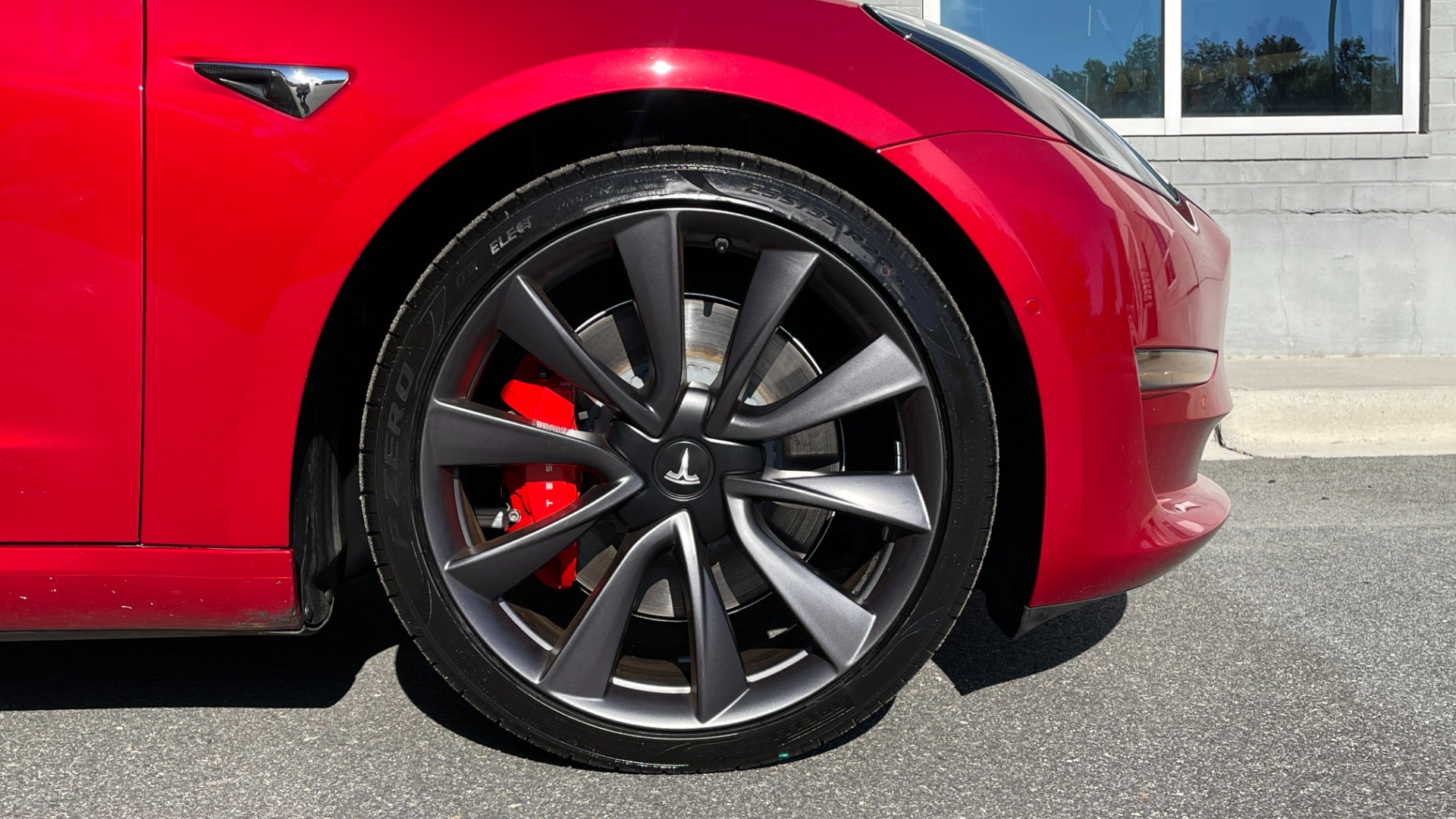 Used 2020 Tesla Model 3 PERFORMANCE / 20IN WHEELS / PERFORMANCE BRAKES / CARBON FIBER TRIM for sale Sold at Formula Imports in Charlotte NC 28227 37