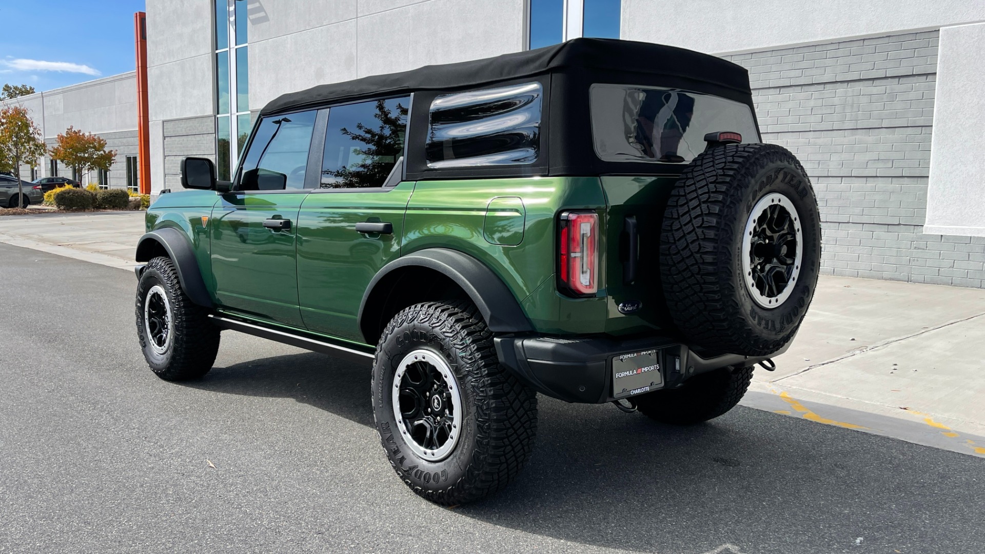 Used 2022 Ford Bronco BADLANDS ADVANCED / SASQUATCH / SOFT TOP / 2.3L ECOBOOST for sale $66,295 at Formula Imports in Charlotte NC 28227 4