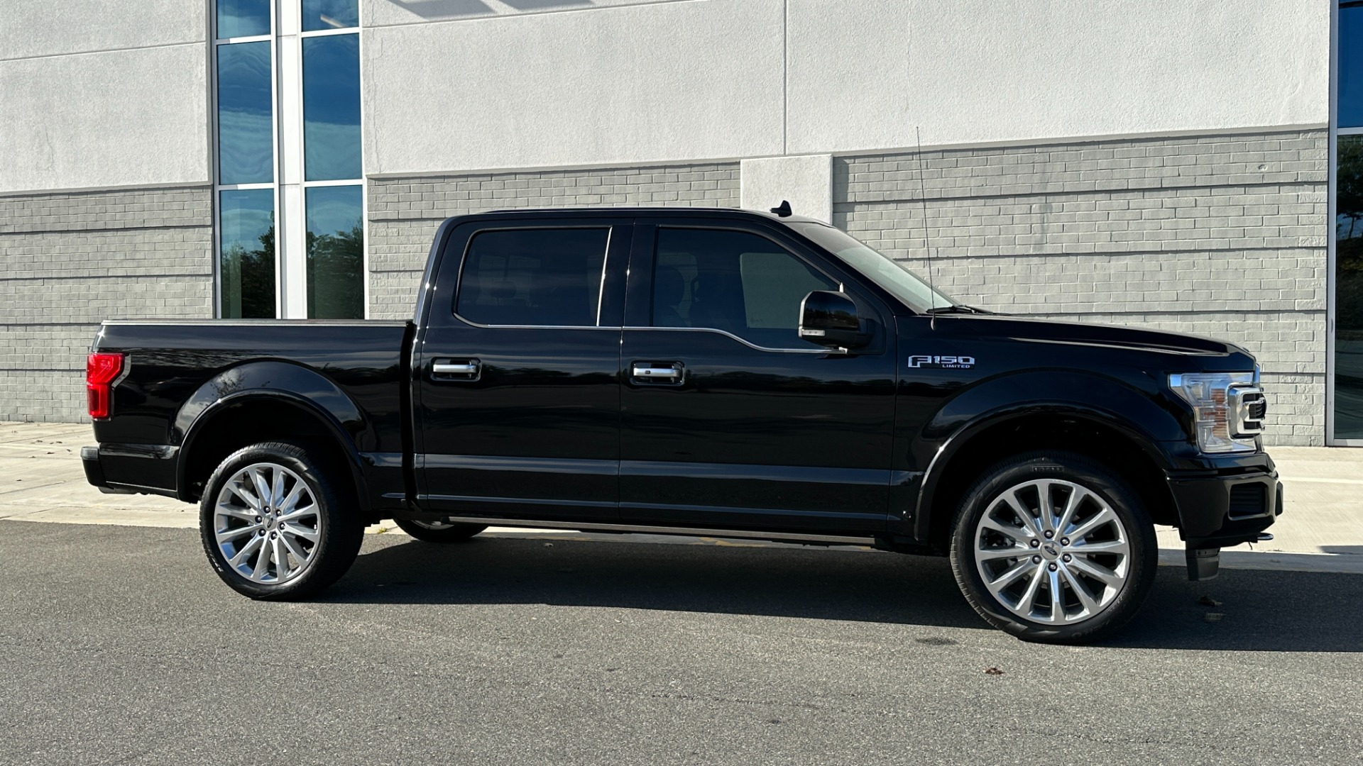 Used 2020 Ford F-150 LIMITED / LOADED OPTIONS / PANORAMIC ROOF / MASSAGE / ADAPTIVE CRUISE for sale Sold at Formula Imports in Charlotte NC 28227 3