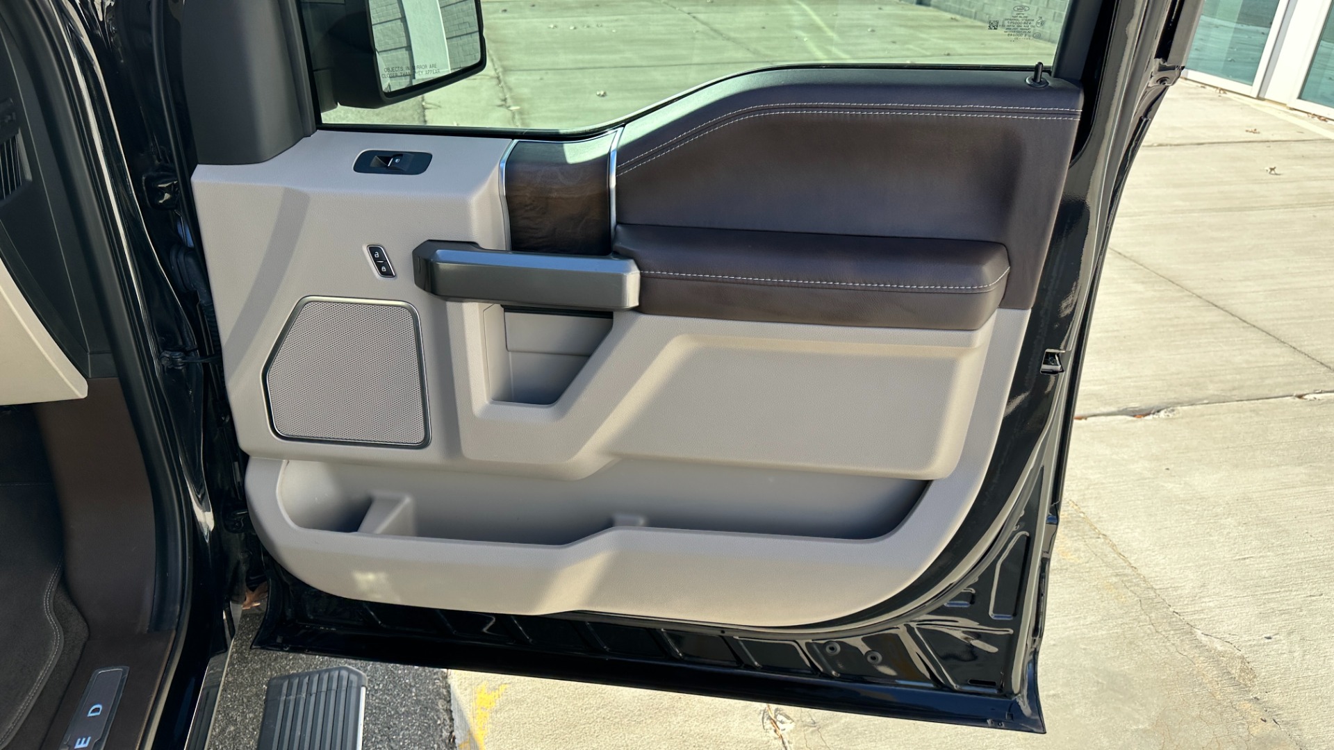 Used 2020 Ford F-150 LIMITED / LOADED OPTIONS / PANORAMIC ROOF / MASSAGE / ADAPTIVE CRUISE for sale Sold at Formula Imports in Charlotte NC 28227 37