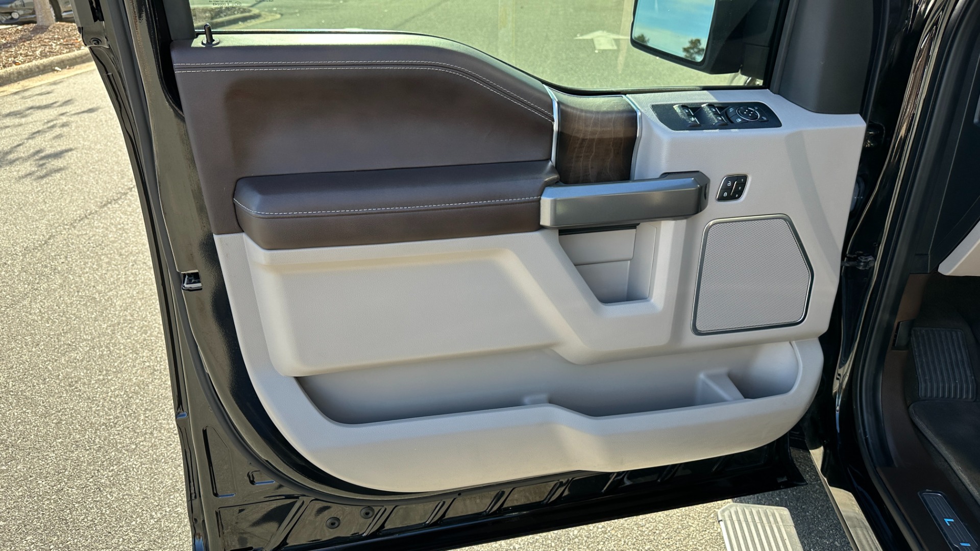 Used 2020 Ford F-150 LIMITED / LOADED OPTIONS / PANORAMIC ROOF / MASSAGE / ADAPTIVE CRUISE for sale Sold at Formula Imports in Charlotte NC 28227 38