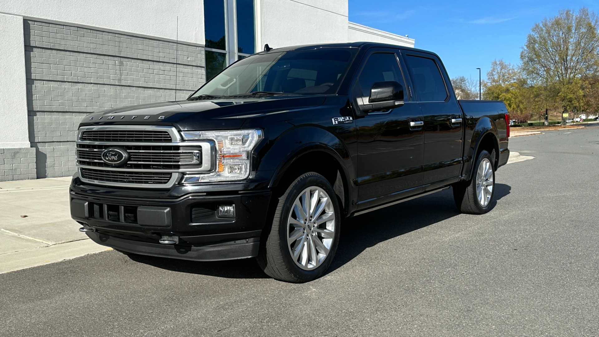 Used 2020 Ford F-150 LIMITED / LOADED OPTIONS / PANORAMIC ROOF / MASSAGE / ADAPTIVE CRUISE for sale Sold at Formula Imports in Charlotte NC 28227 5