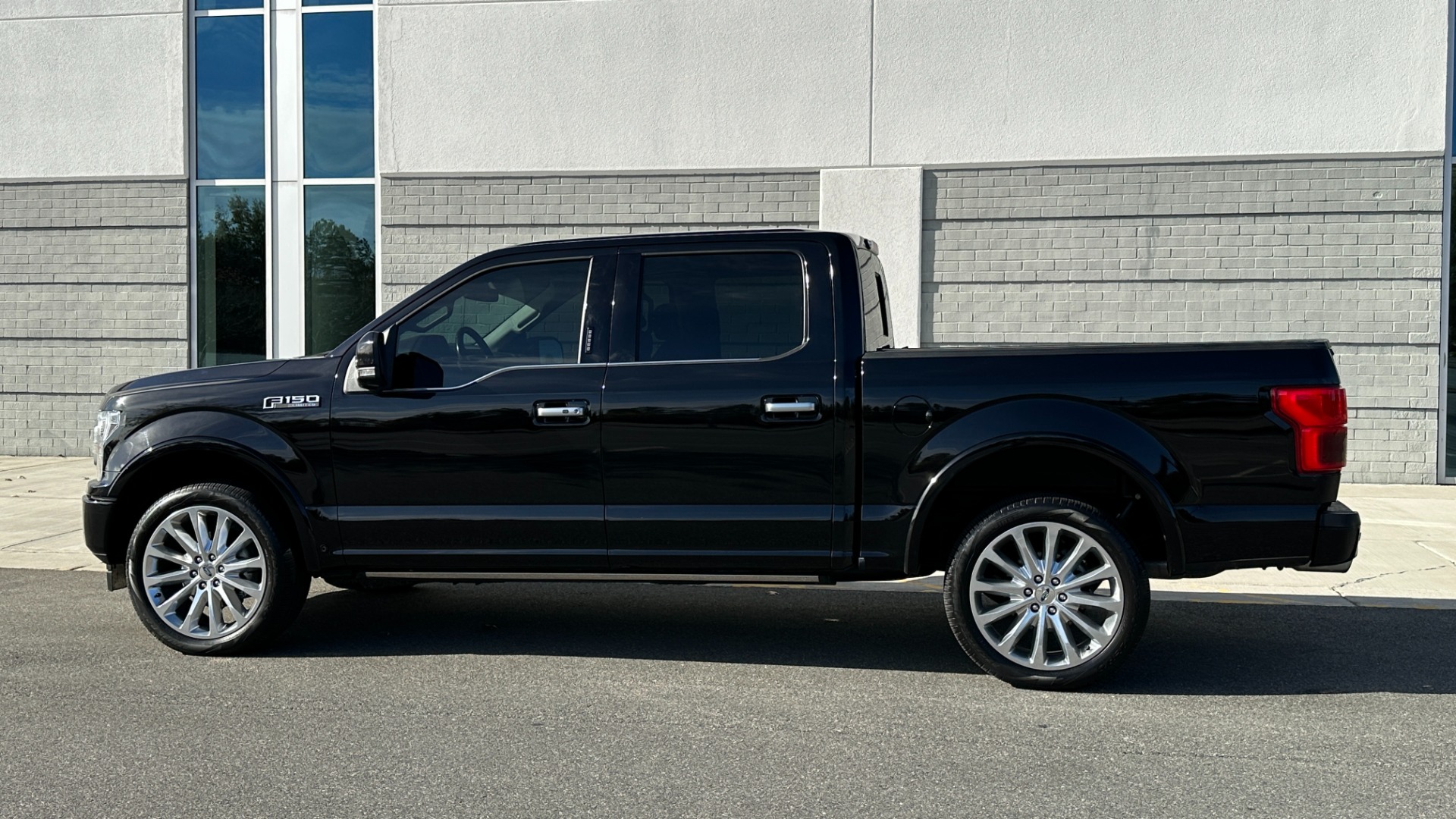 Used 2020 Ford F-150 LIMITED / LOADED OPTIONS / PANORAMIC ROOF / MASSAGE / ADAPTIVE CRUISE for sale Sold at Formula Imports in Charlotte NC 28227 7