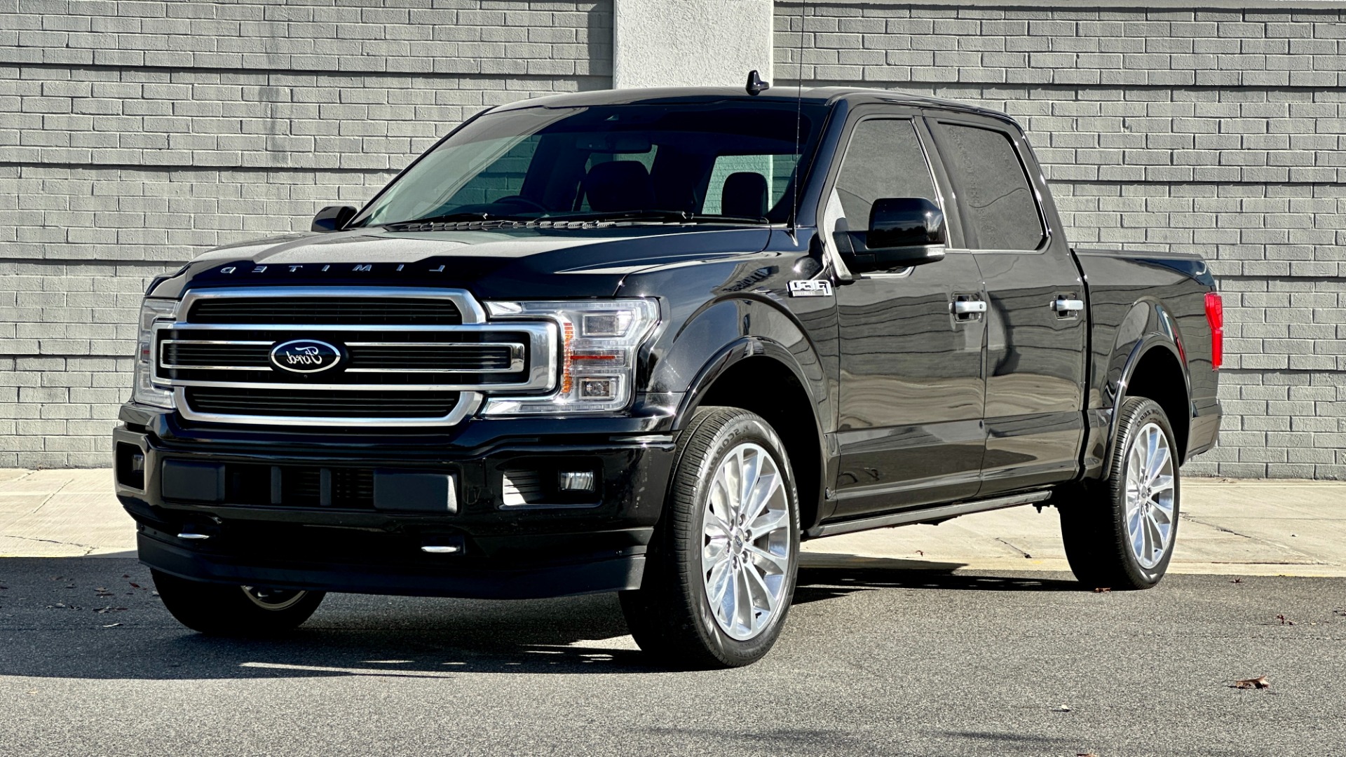 Used 2020 Ford F-150 LIMITED / LOADED OPTIONS / PANORAMIC ROOF / MASSAGE / ADAPTIVE CRUISE for sale Sold at Formula Imports in Charlotte NC 28227 1