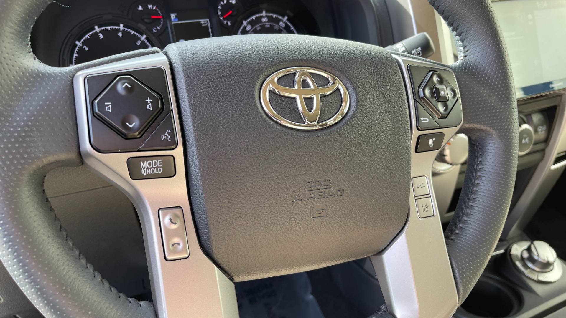 Used 2020 Toyota 4Runner SR5 PREMIUM / 4X4 / LEATHER / SUNROOF / LED INTERIOR for sale Sold at Formula Imports in Charlotte NC 28227 23