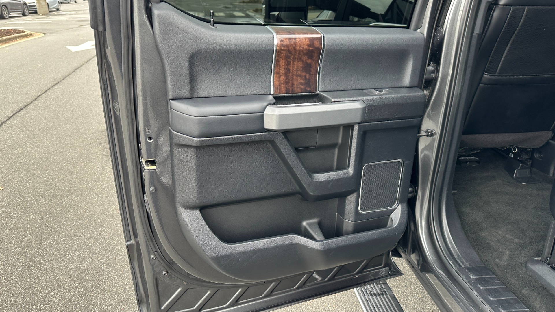 Used 2017 Ford Super Duty F-250 SRW PLATINUM / FOX SHOCKS / 6.7 DIESEL / FX4 OFFROAD / ADAPTIVE CRUISE for sale $54,995 at Formula Imports in Charlotte NC 28227 24