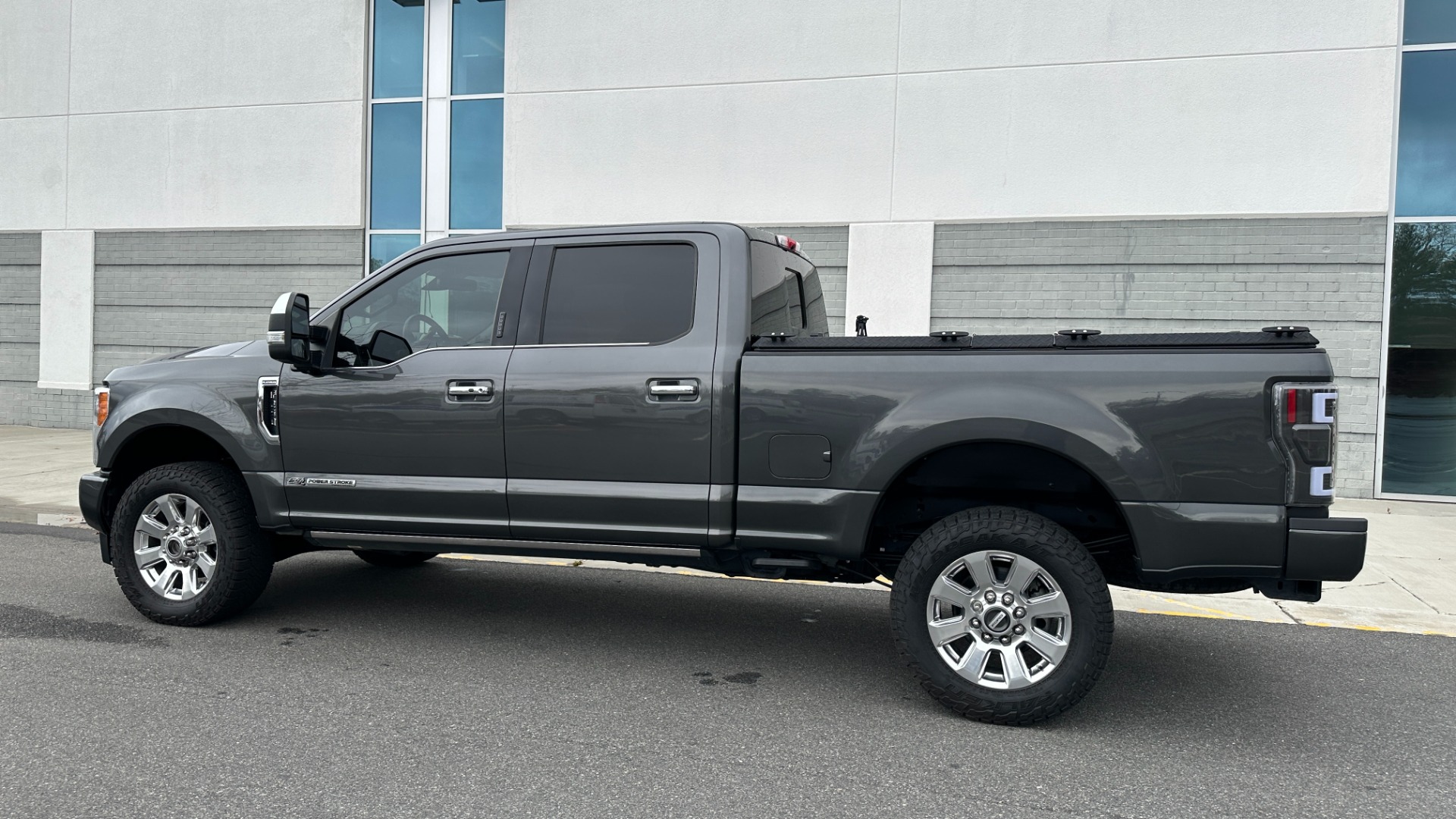 Used 2017 Ford Super Duty F-250 SRW PLATINUM / FOX SHOCKS / 6.7 DIESEL / FX4 OFFROAD / ADAPTIVE CRUISE for sale Sold at Formula Imports in Charlotte NC 28227 5