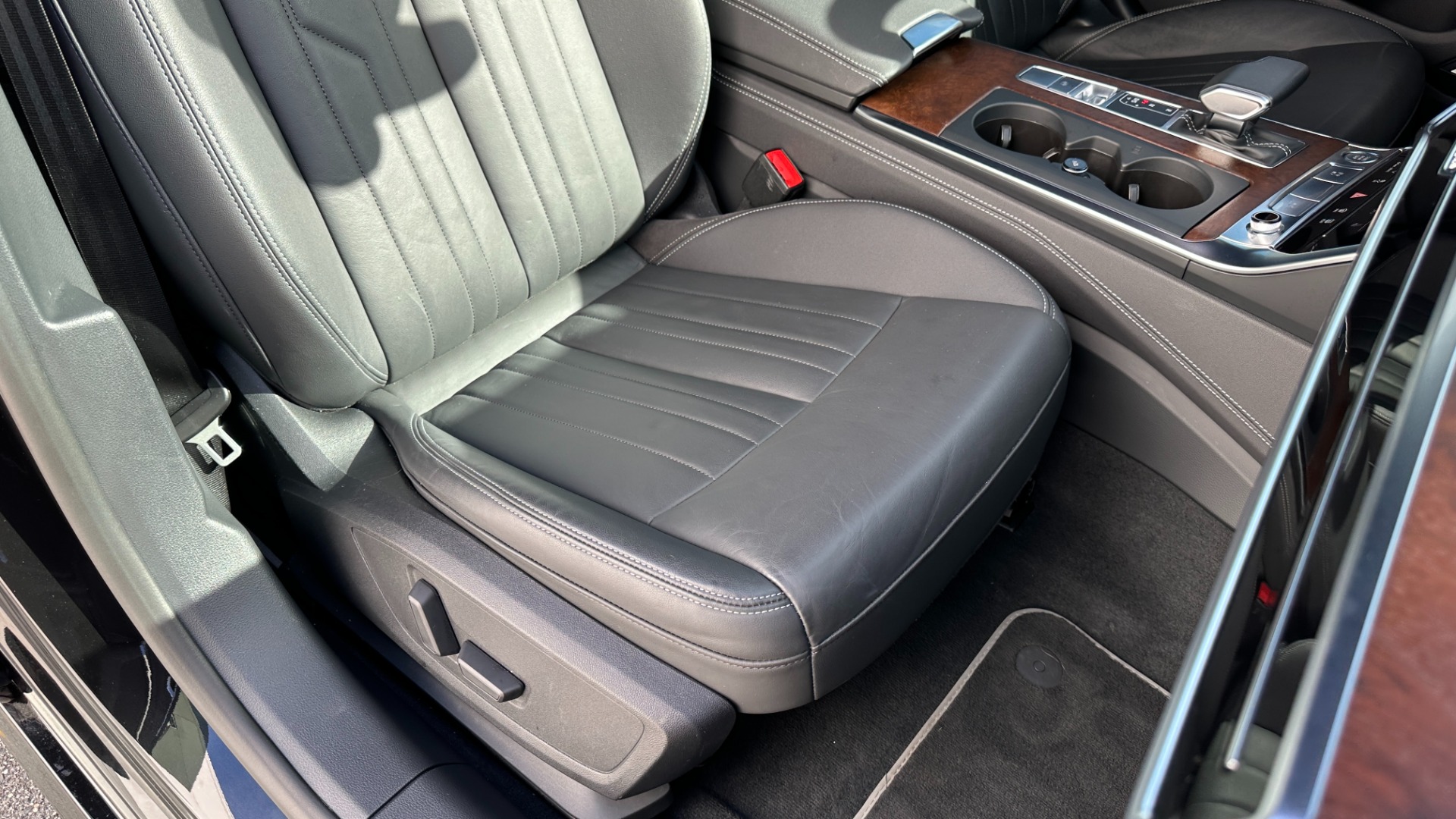 Used 2019 Audi A7 PREMIUM PLUS / S-LINE / 20IN GLOSS BLACK WHEELS / COLD WEATHER PKG / RED CA for sale $53,995 at Formula Imports in Charlotte NC 28227 26