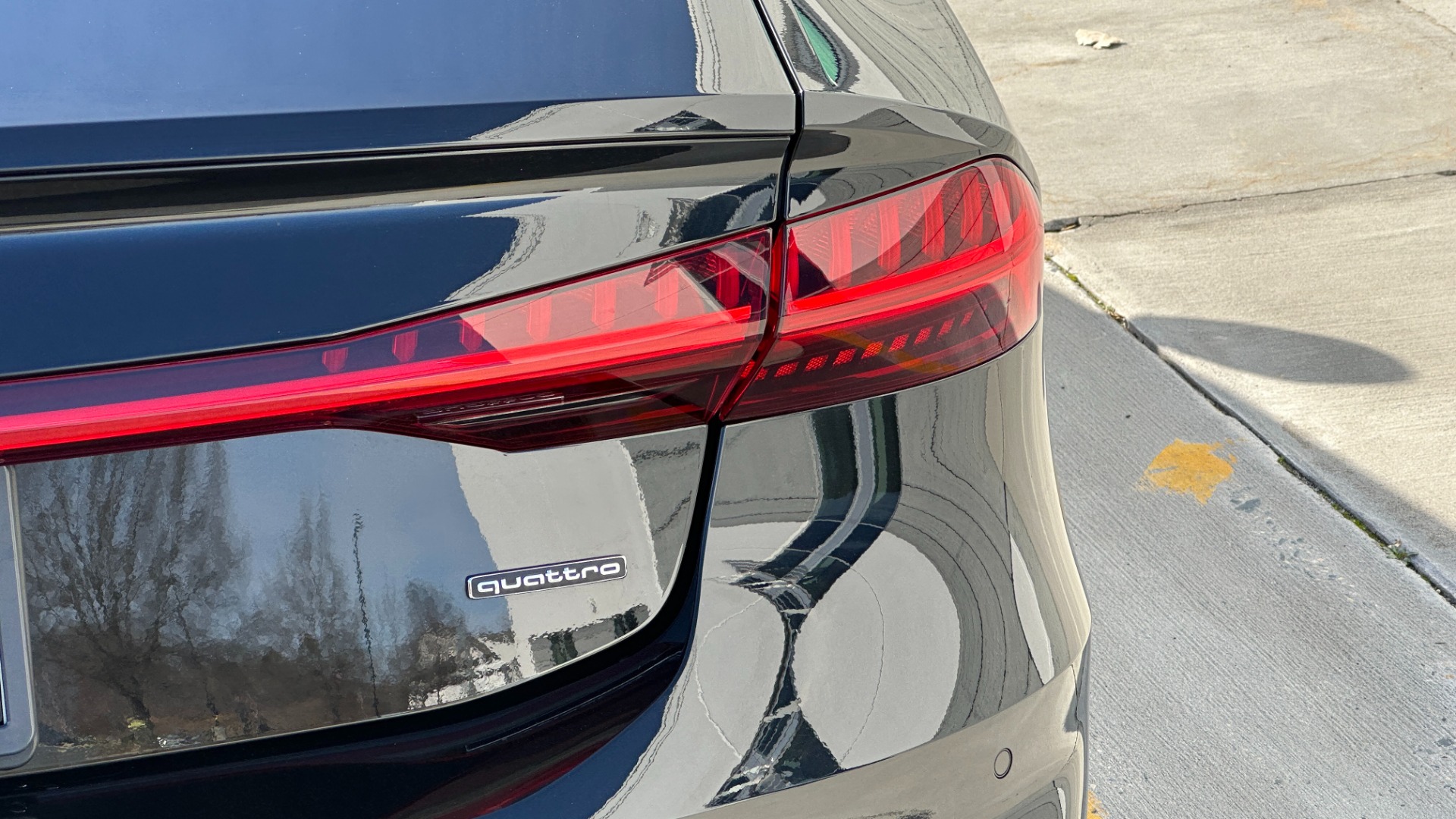 Used 2019 Audi A7 PREMIUM PLUS / S-LINE / 20IN GLOSS BLACK WHEELS / COLD WEATHER PKG / RED CA for sale $53,995 at Formula Imports in Charlotte NC 28227 38
