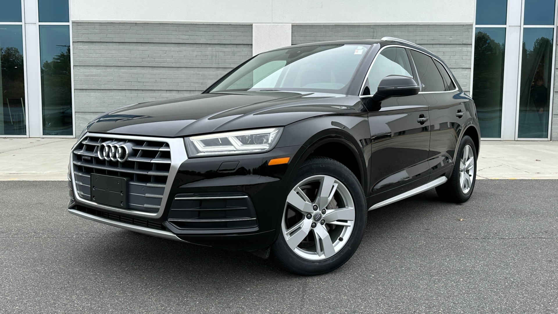 Used 2019 Audi Q5 Premium Plus for sale Sold at Formula Imports in Charlotte NC 28227 1