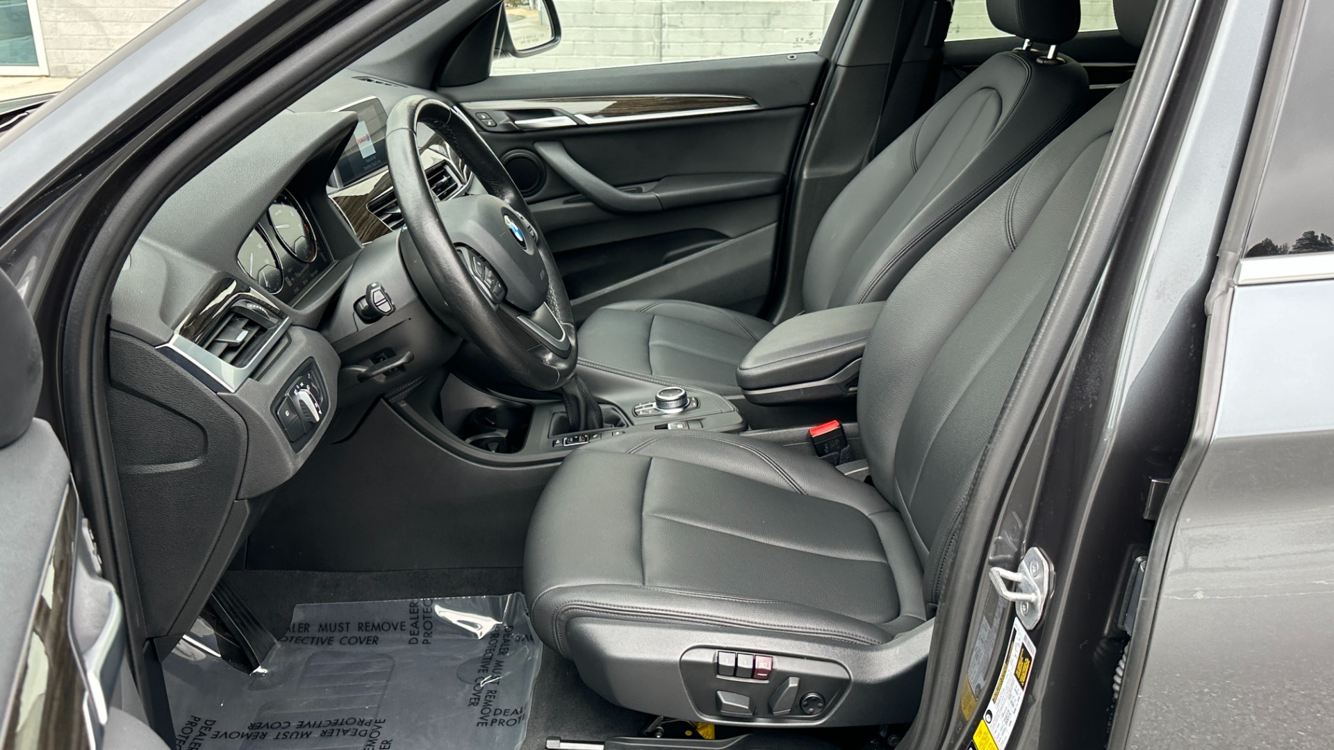 Used 2019 BMW X1 xDrive28i / PANORAMIC ROOF / HEATED SEATS / REVIEW CAMERA / LANE DEPARTURE for sale Sold at Formula Imports in Charlotte NC 28227 11