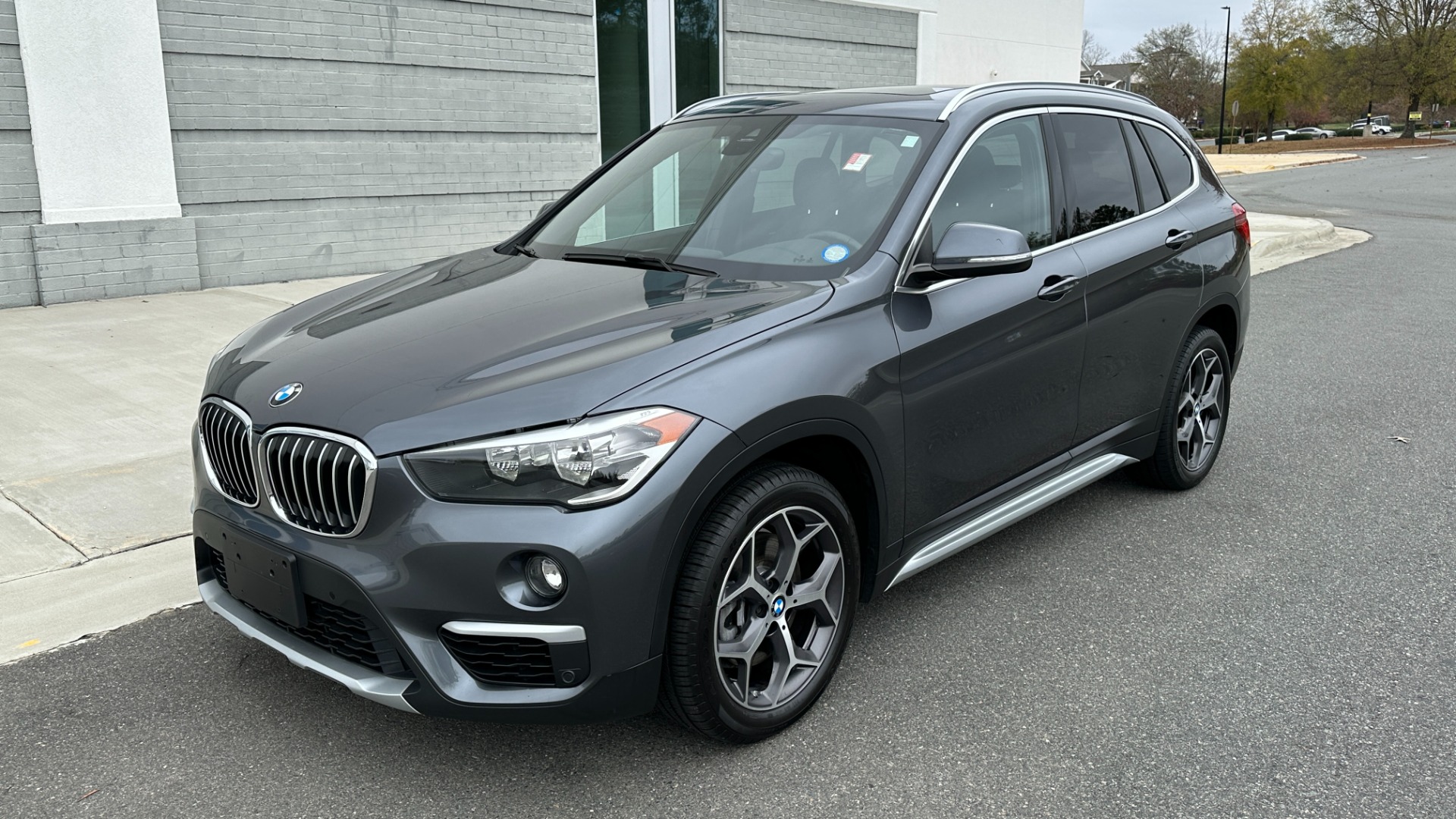 Used 2019 BMW X1 xDrive28i / PANORAMIC ROOF / HEATED SEATS / REVIEW CAMERA / LANE DEPARTURE for sale Sold at Formula Imports in Charlotte NC 28227 2