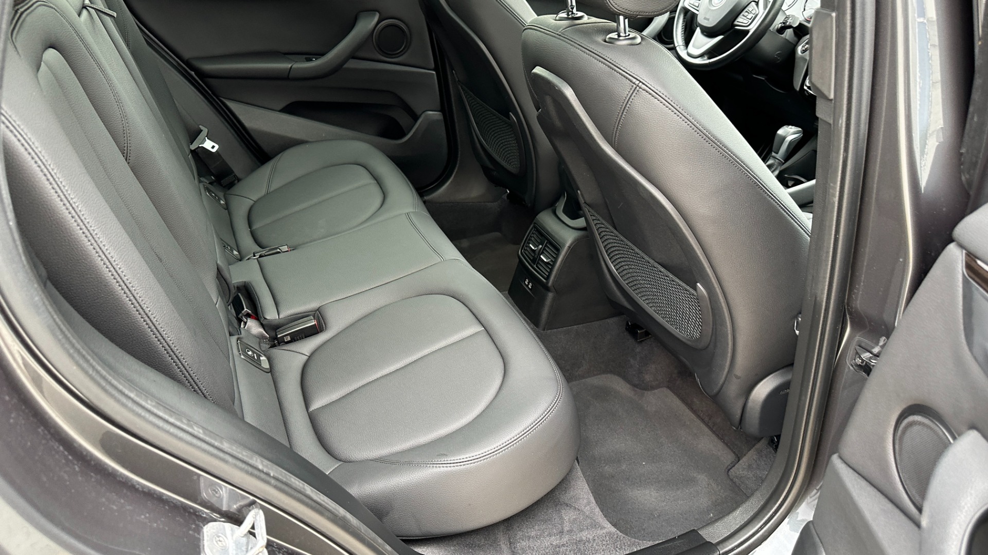 Used 2019 BMW X1 xDrive28i / PANORAMIC ROOF / HEATED SEATS / REVIEW CAMERA / LANE DEPARTURE for sale Sold at Formula Imports in Charlotte NC 28227 20