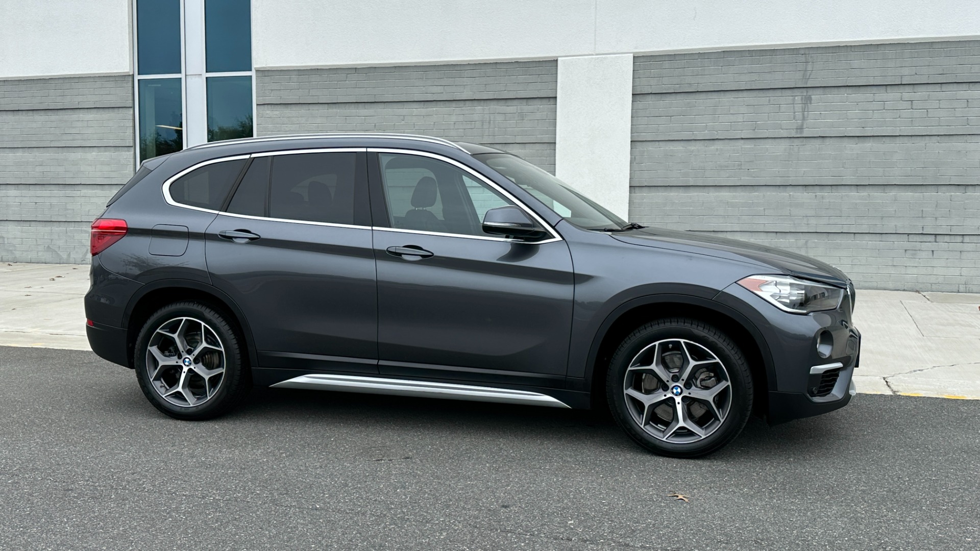 Used 2019 BMW X1 xDrive28i / PANORAMIC ROOF / HEATED SEATS / REVIEW CAMERA / LANE DEPARTURE for sale Sold at Formula Imports in Charlotte NC 28227 6