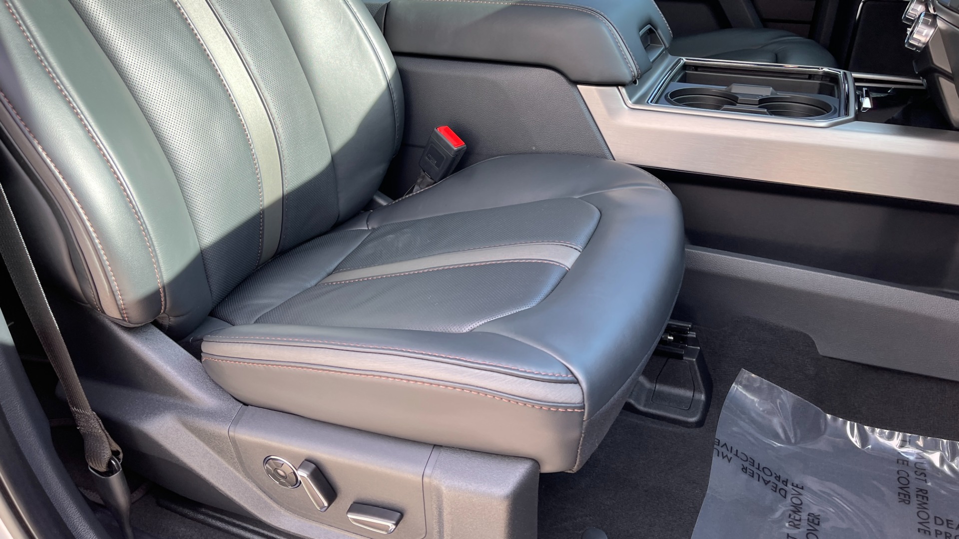 Used 2022 Ford Super Duty F-250 SRW PLATINUM / 6.7L DIESEL / PANORAMIC ROOF / BLACKOUT / FUEL WHEELS / TOW PACK for sale Sold at Formula Imports in Charlotte NC 28227 25