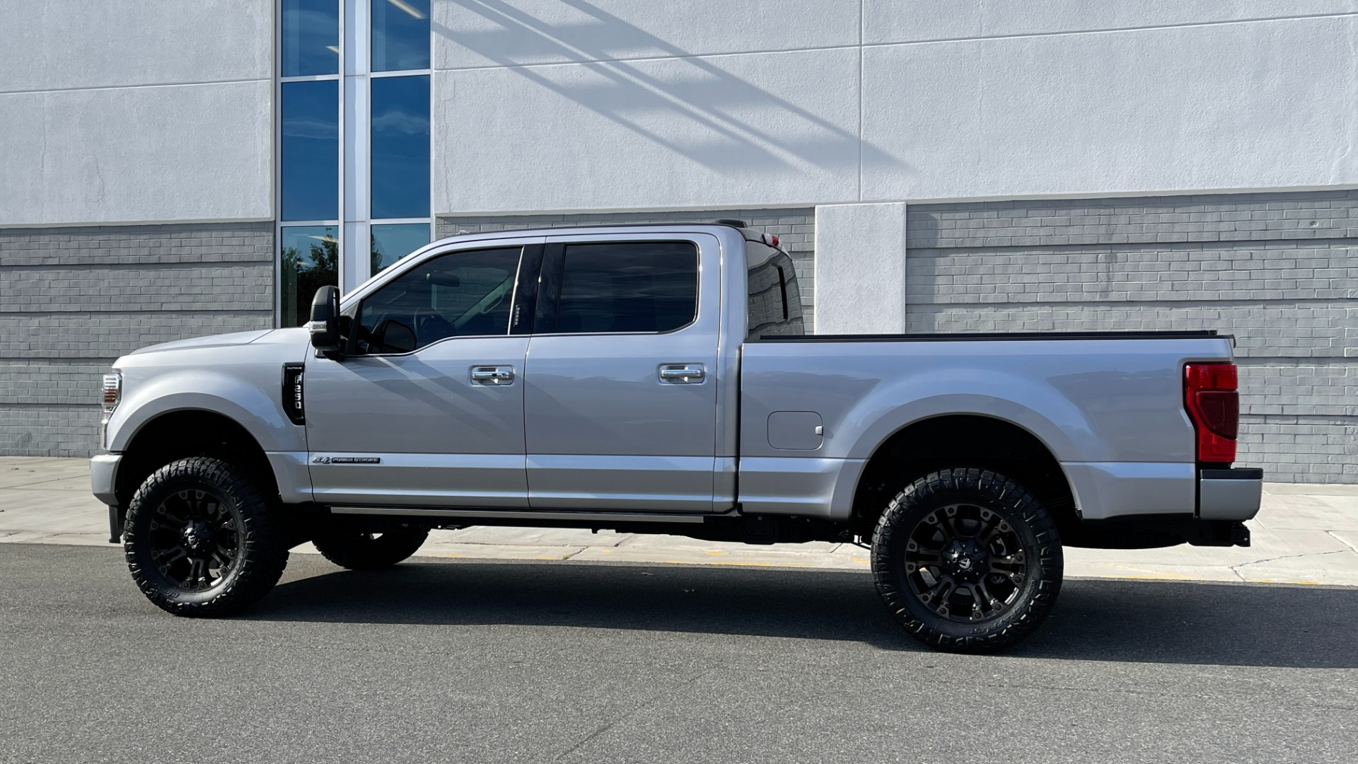 Used 2022 Ford Super Duty F-250 SRW PLATINUM / 6.7L DIESEL / PANORAMIC ROOF / BLACKOUT / FUEL WHEELS / TOW PACK for sale Sold at Formula Imports in Charlotte NC 28227 3