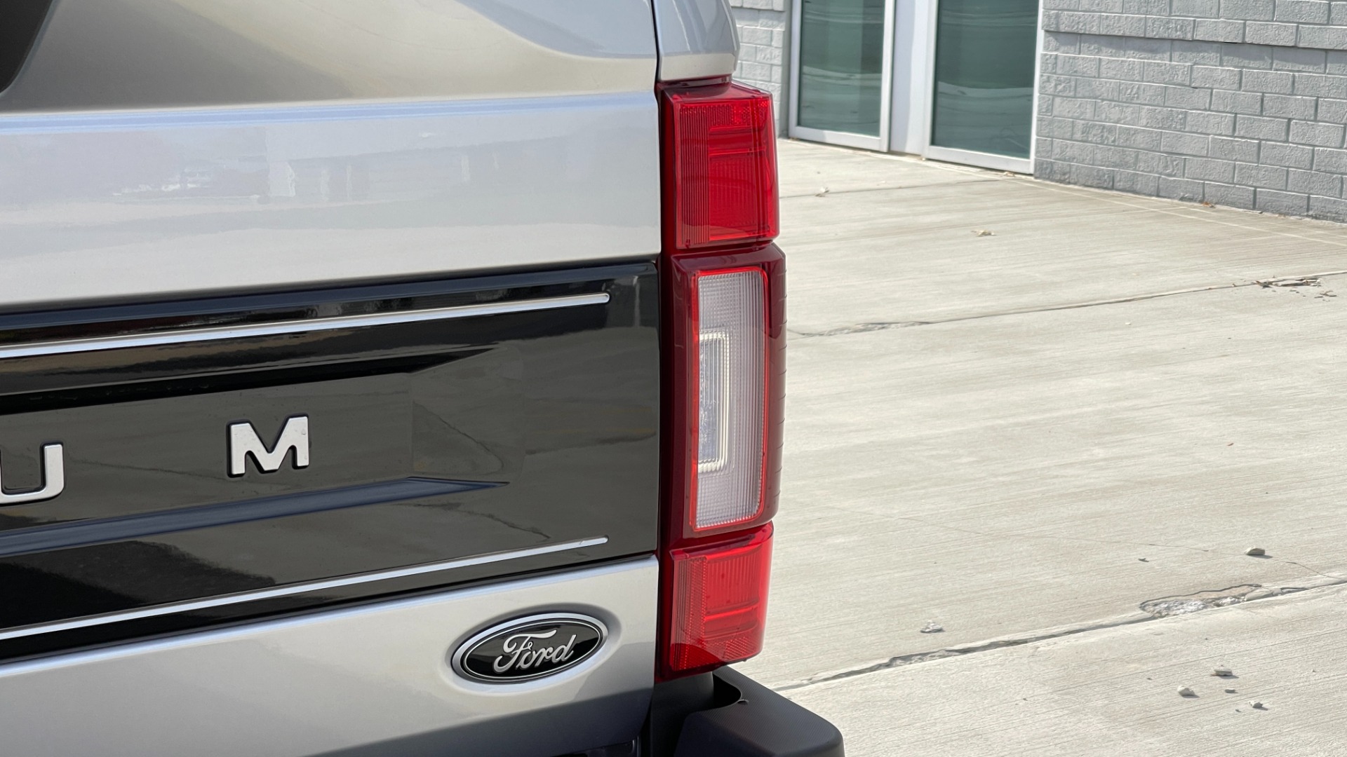 Used 2022 Ford Super Duty F-250 SRW PLATINUM / 6.7L DIESEL / PANORAMIC ROOF / BLACKOUT / FUEL WHEELS / TOW PACK for sale Sold at Formula Imports in Charlotte NC 28227 33