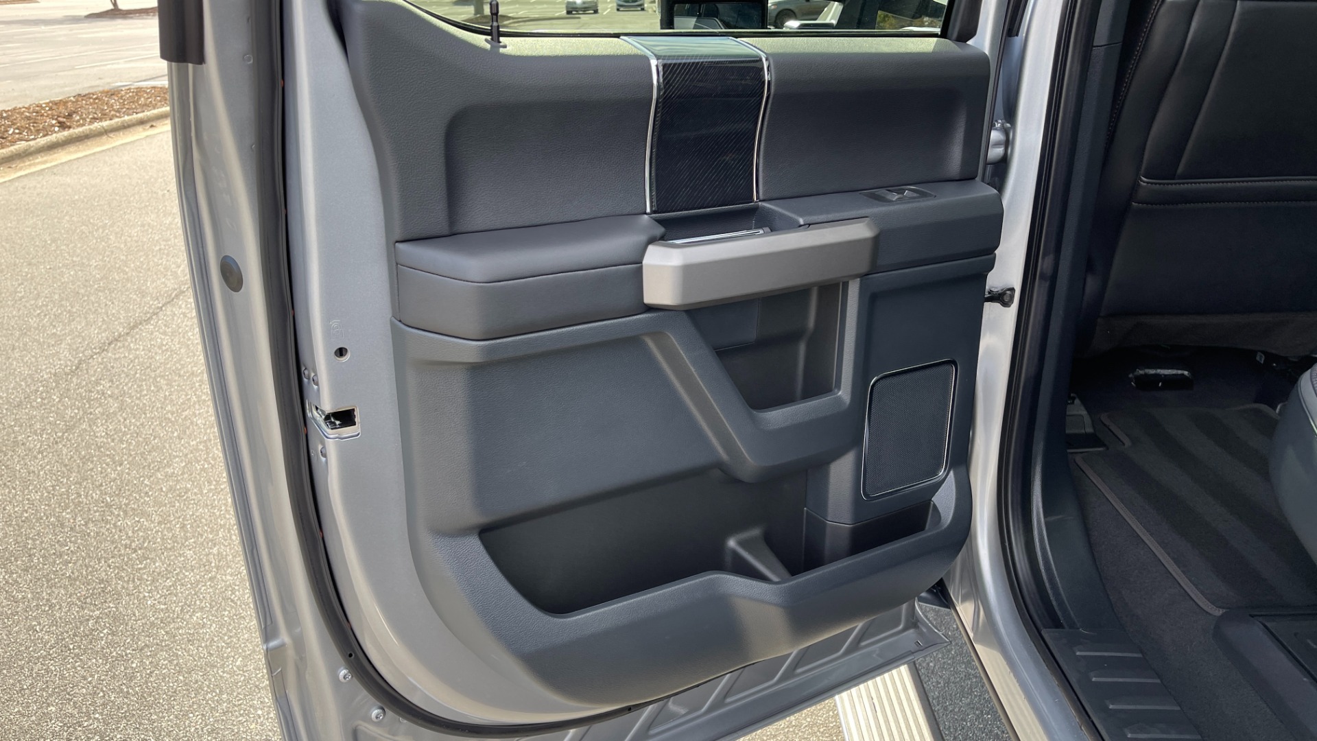 Used 2022 Ford Super Duty F-250 SRW PLATINUM / 6.7L DIESEL / PANORAMIC ROOF / BLACKOUT / FUEL WHEELS / TOW PACK for sale Sold at Formula Imports in Charlotte NC 28227 50