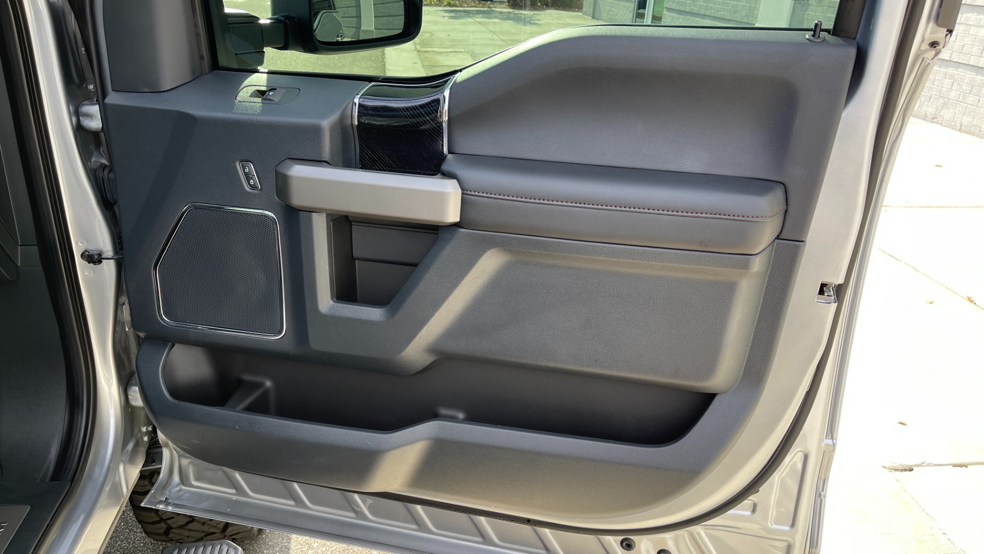 Used 2022 Ford Super Duty F-250 SRW PLATINUM / 6.7L DIESEL / PANORAMIC ROOF / BLACKOUT / FUEL WHEELS / TOW PACK for sale Sold at Formula Imports in Charlotte NC 28227 51