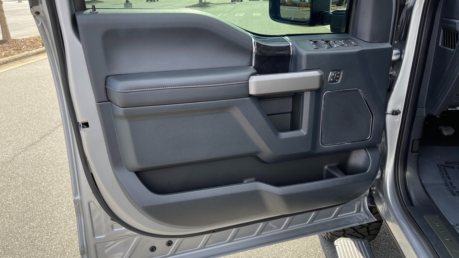 Used 2022 Ford Super Duty F-250 SRW PLATINUM / 6.7L DIESEL / PANORAMIC ROOF / BLACKOUT / FUEL WHEELS / TOW PACK for sale Sold at Formula Imports in Charlotte NC 28227 52
