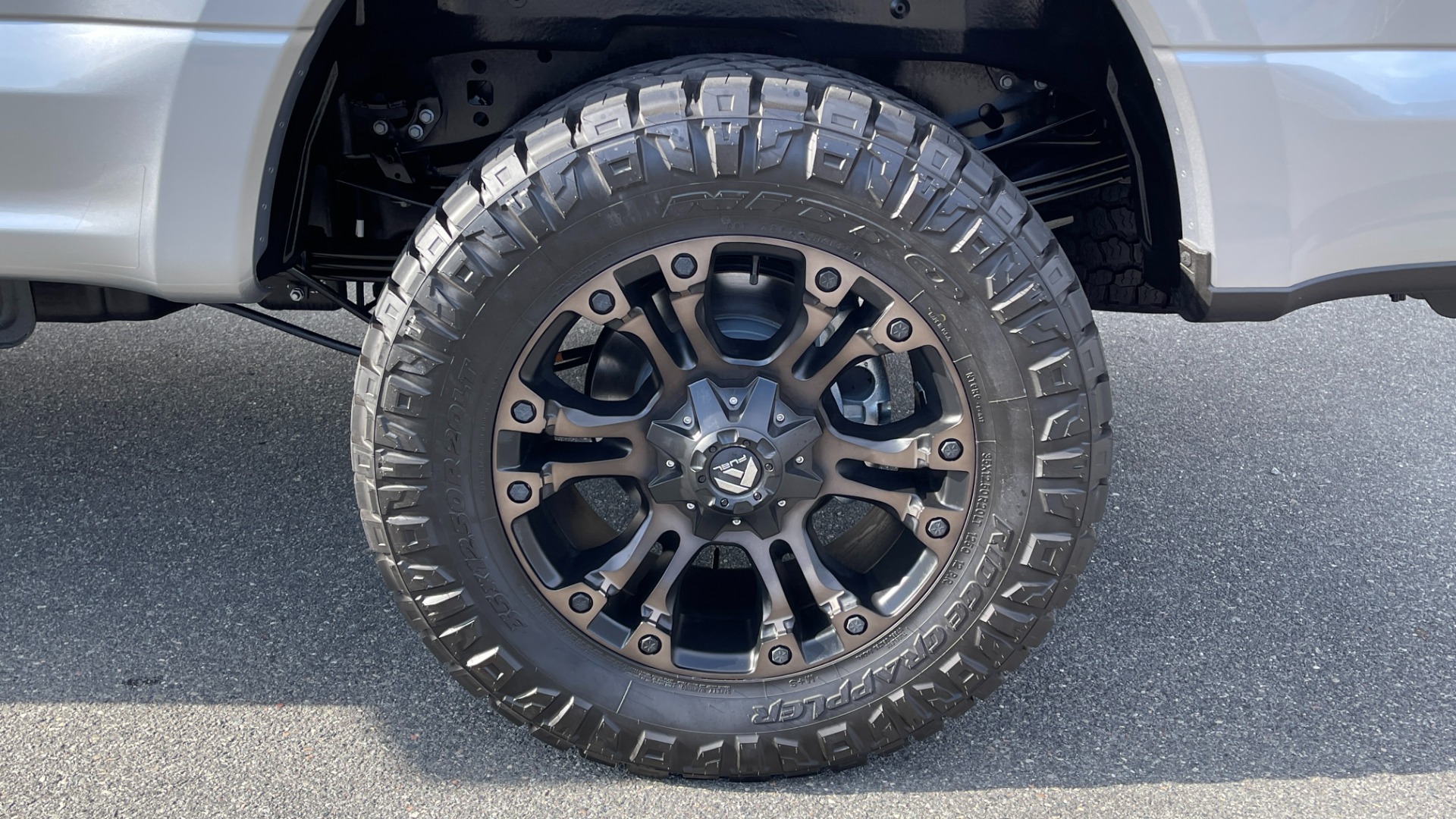 Used 2022 Ford Super Duty F-250 SRW PLATINUM / 6.7L DIESEL / PANORAMIC ROOF / BLACKOUT / FUEL WHEELS / TOW PACK for sale Sold at Formula Imports in Charlotte NC 28227 59