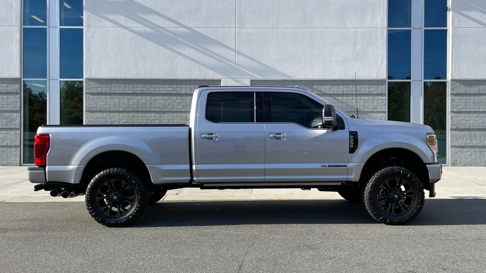 Used 2022 Ford Super Duty F-250 SRW PLATINUM / 6.7L DIESEL / PANORAMIC ROOF / BLACKOUT / FUEL WHEELS / TOW PACK for sale Sold at Formula Imports in Charlotte NC 28227 8