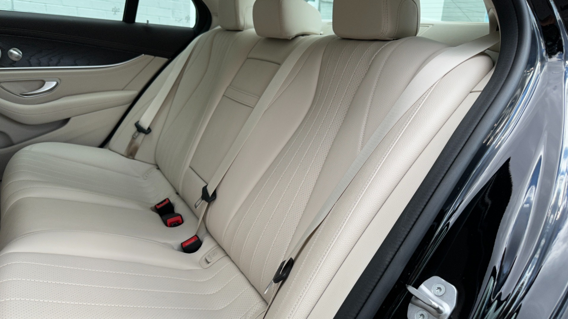 Used 2018 Mercedes-Benz E-Class E300 / PREMIUM 1 / PANORAMIC ROOF / BURMESTER SURROUND SOUND / LEATHER INTE for sale Sold at Formula Imports in Charlotte NC 28227 13