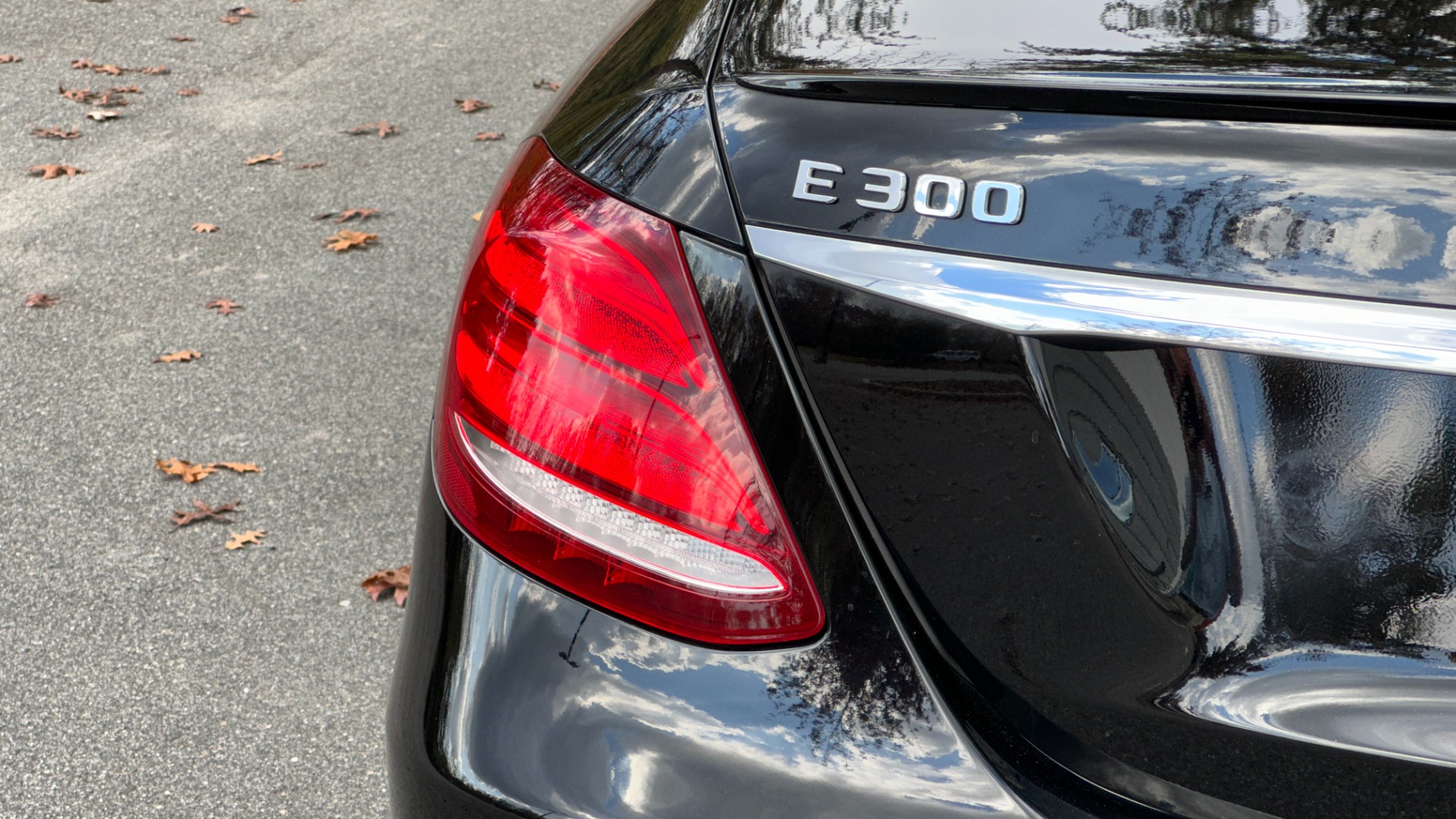 Used 2018 Mercedes-Benz E-Class E300 / PREMIUM 1 / PANORAMIC ROOF / BURMESTER SURROUND SOUND / LEATHER INTE for sale Sold at Formula Imports in Charlotte NC 28227 27