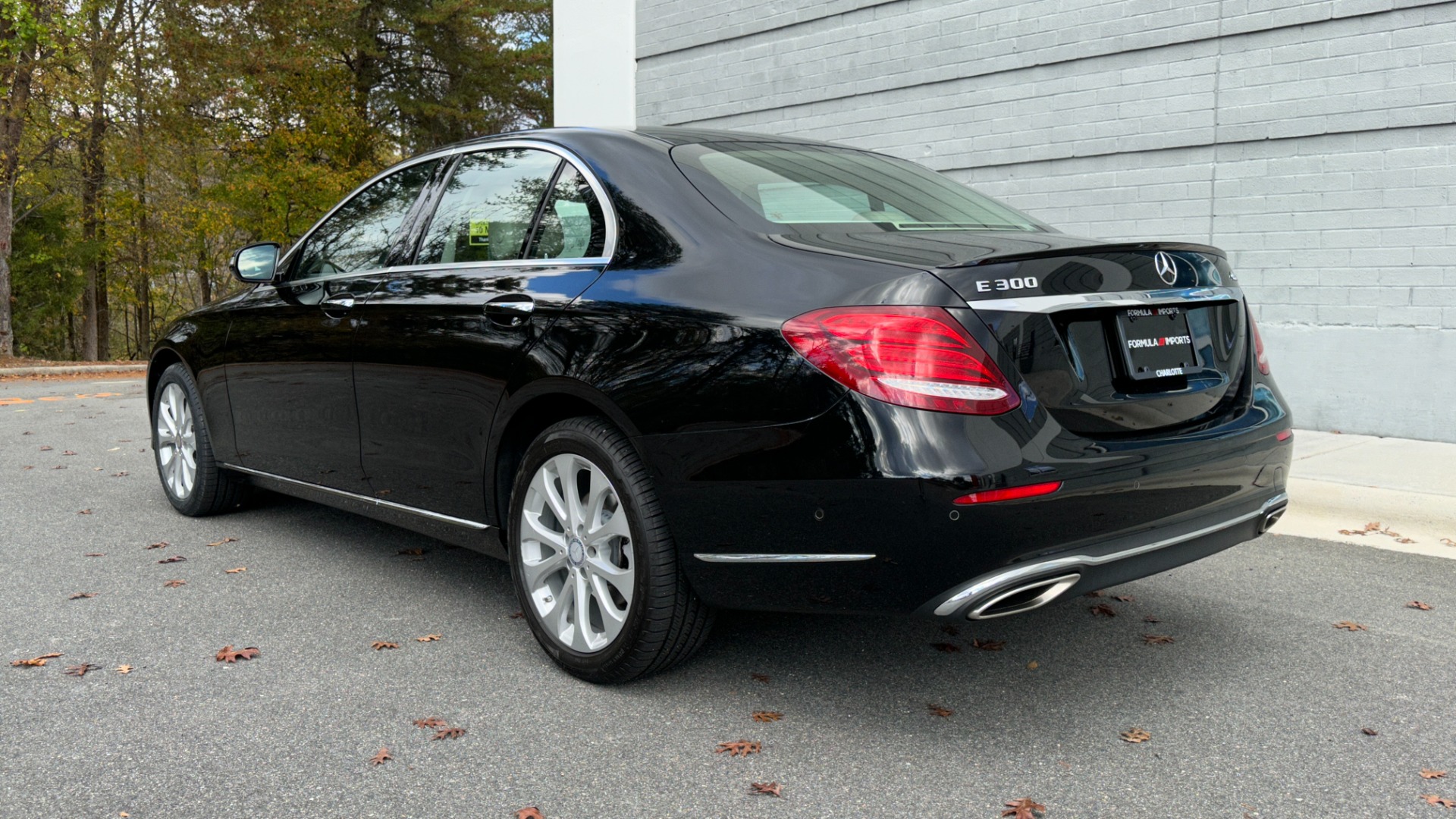 Used 2018 Mercedes-Benz E-Class E300 / PREMIUM 1 / PANORAMIC ROOF / BURMESTER SURROUND SOUND / LEATHER INTE for sale Sold at Formula Imports in Charlotte NC 28227 4