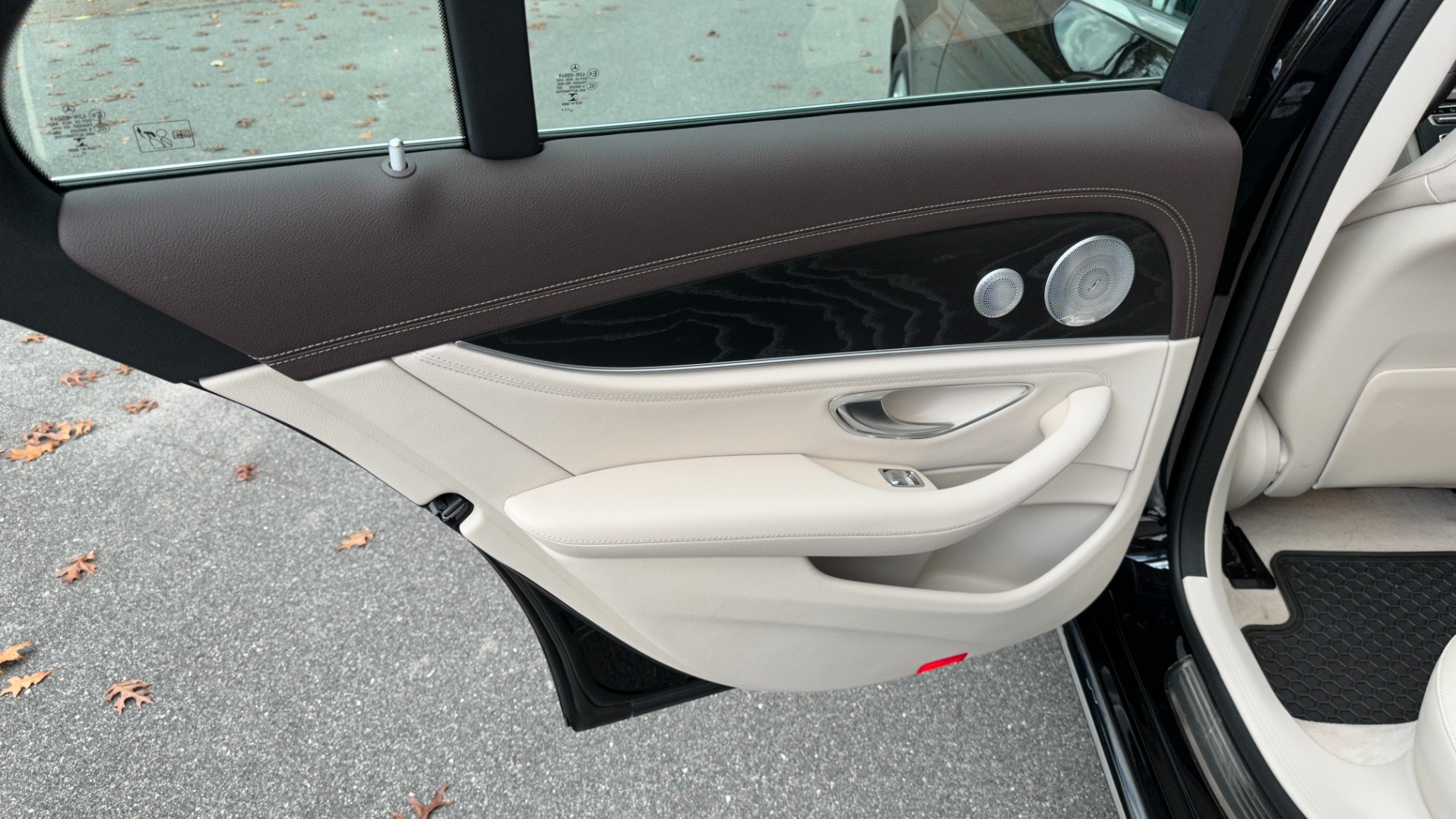 Used 2018 Mercedes-Benz E-Class E300 / PREMIUM 1 / PANORAMIC ROOF / BURMESTER SURROUND SOUND / LEATHER INTE for sale Sold at Formula Imports in Charlotte NC 28227 41
