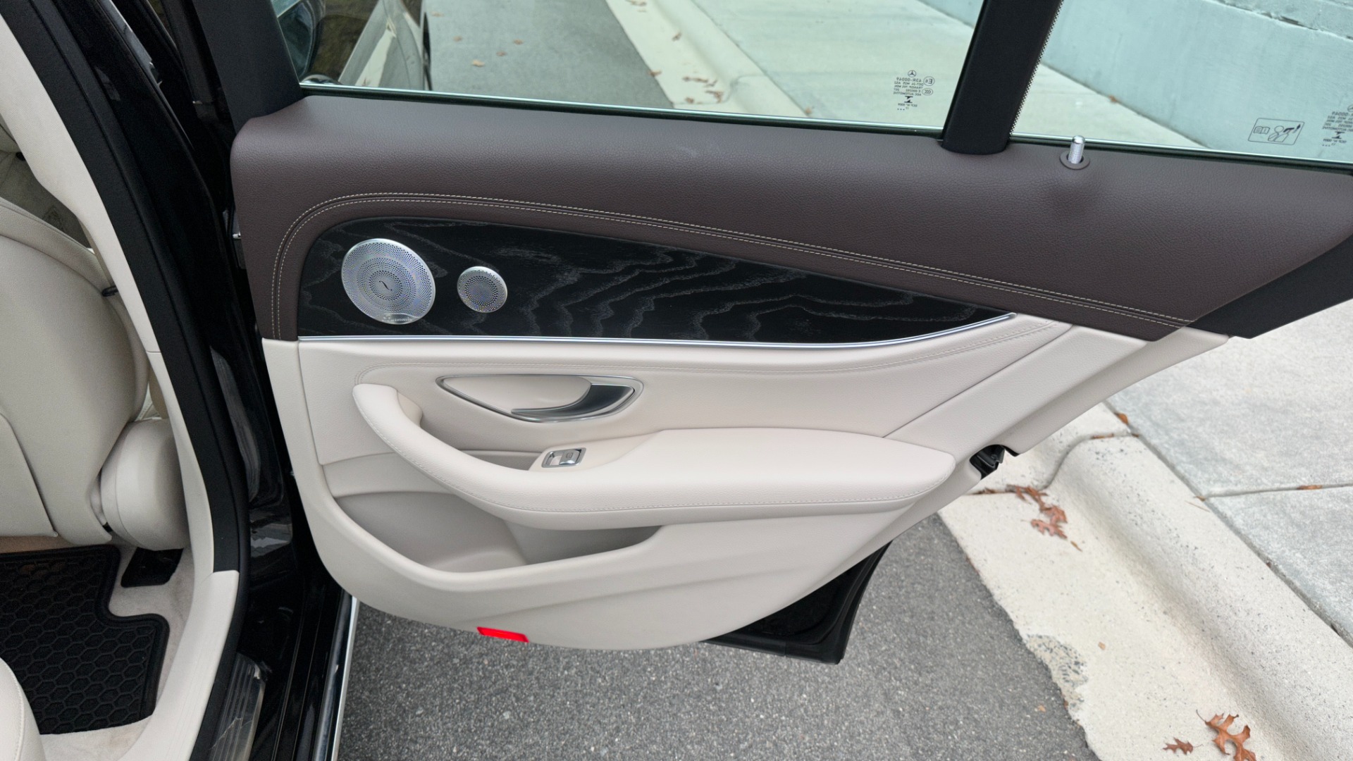 Used 2018 Mercedes-Benz E-Class E300 / PREMIUM 1 / PANORAMIC ROOF / BURMESTER SURROUND SOUND / LEATHER INTE for sale Sold at Formula Imports in Charlotte NC 28227 42