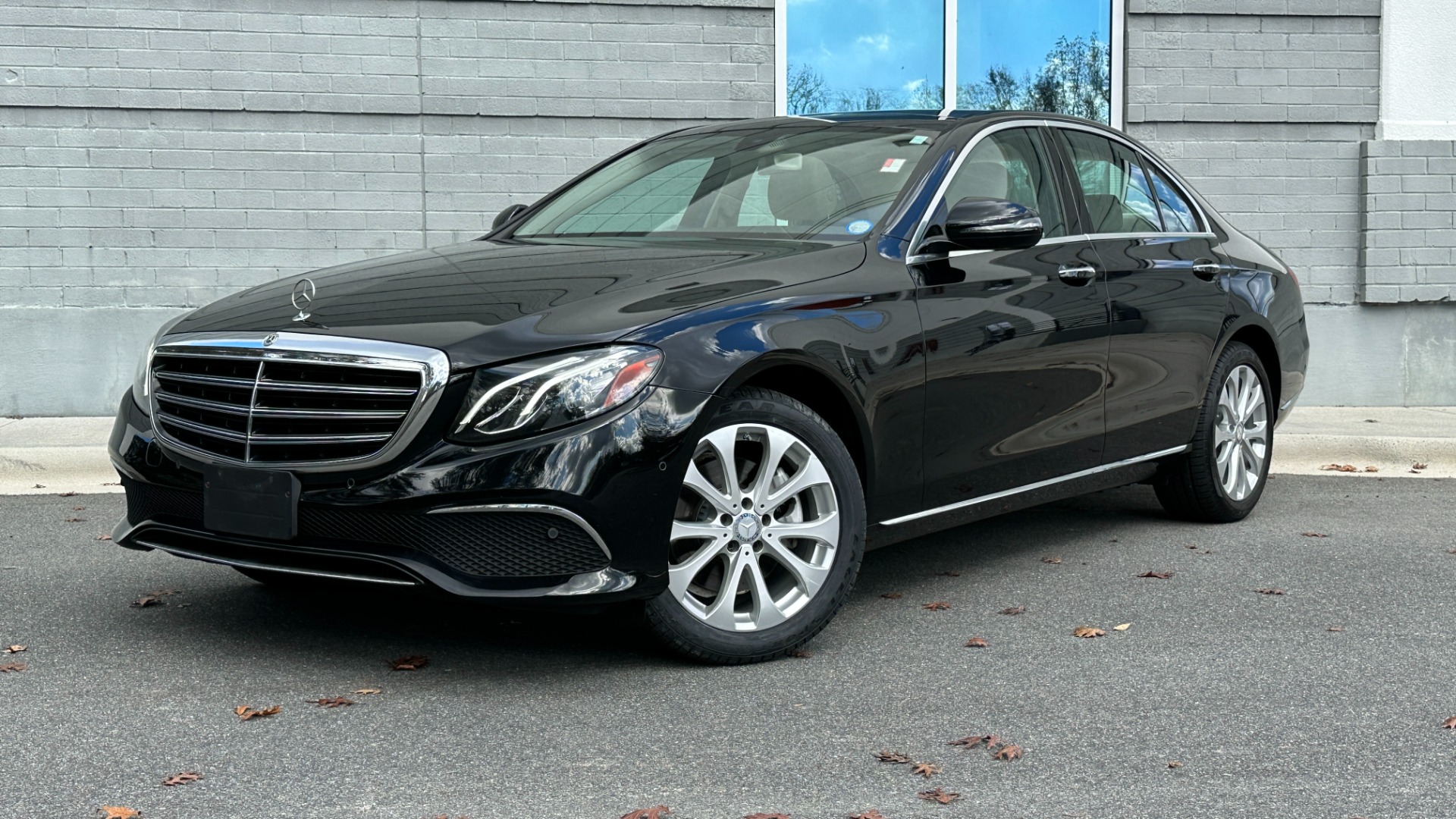 Used 2018 Mercedes-Benz E-Class E300 / PREMIUM 1 / PANORAMIC ROOF / BURMESTER SURROUND SOUND / LEATHER INTE for sale Sold at Formula Imports in Charlotte NC 28227 1